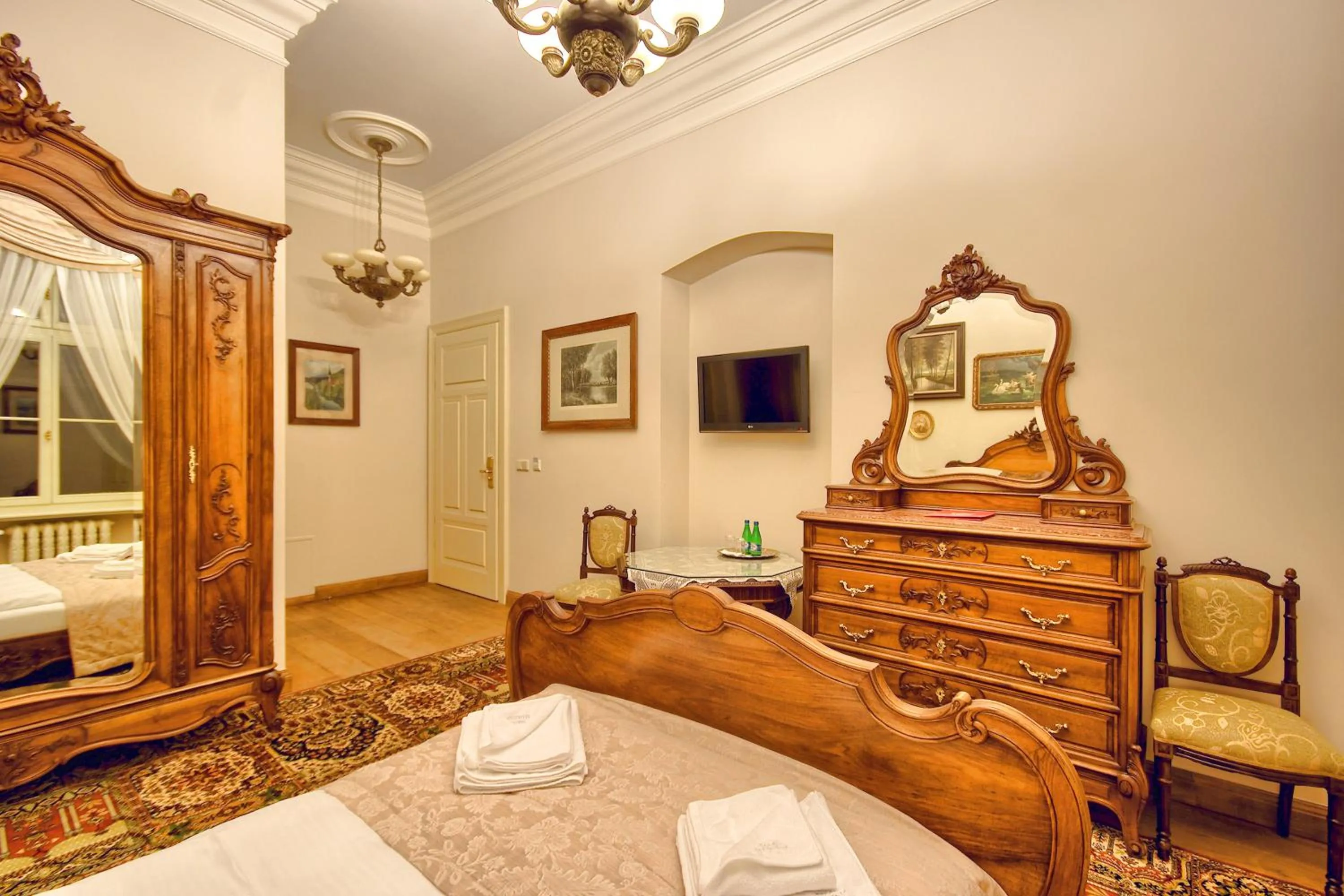 Bedroom, Bed in Pałac Tłokinia