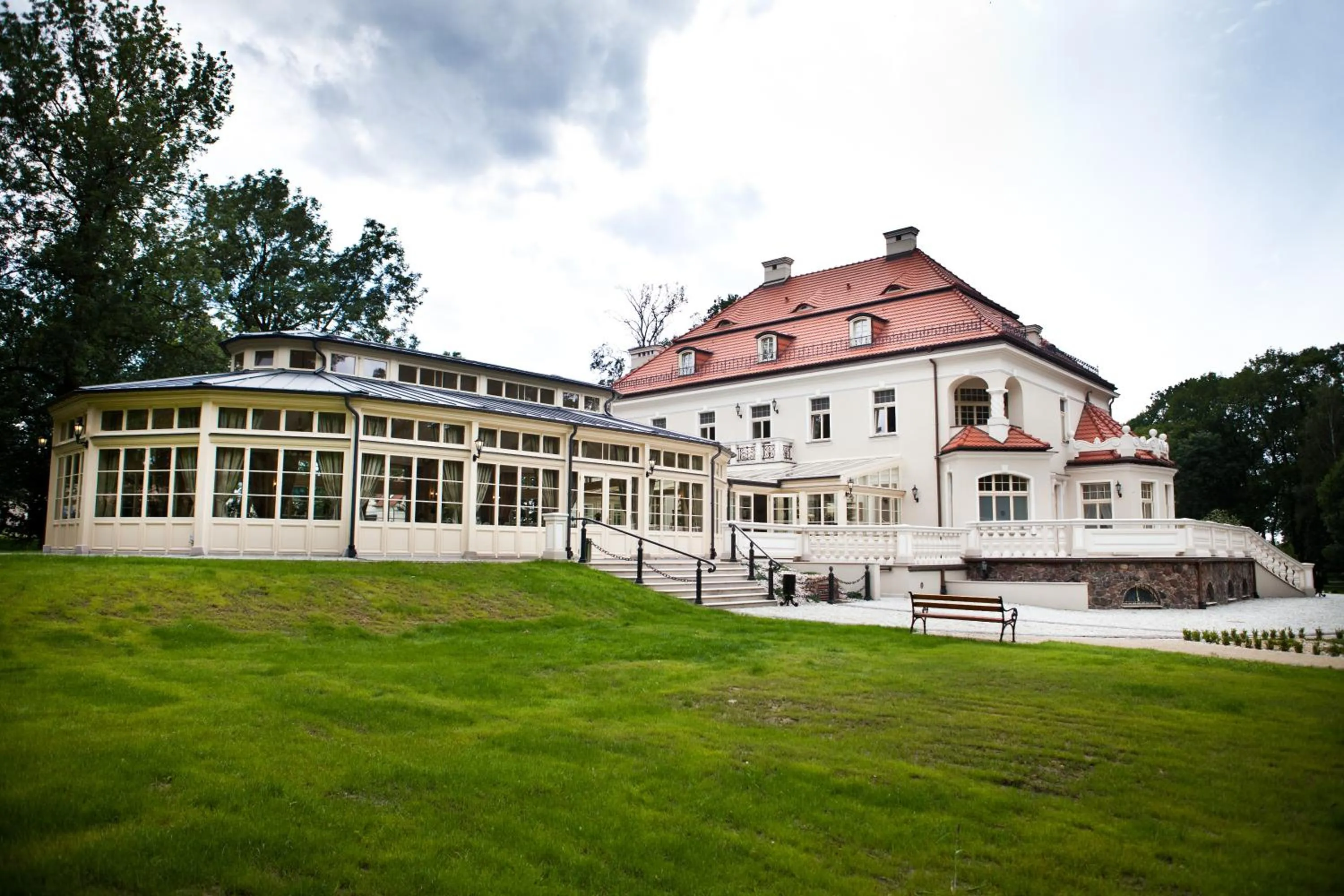 Facade/entrance in Pałac Tłokinia