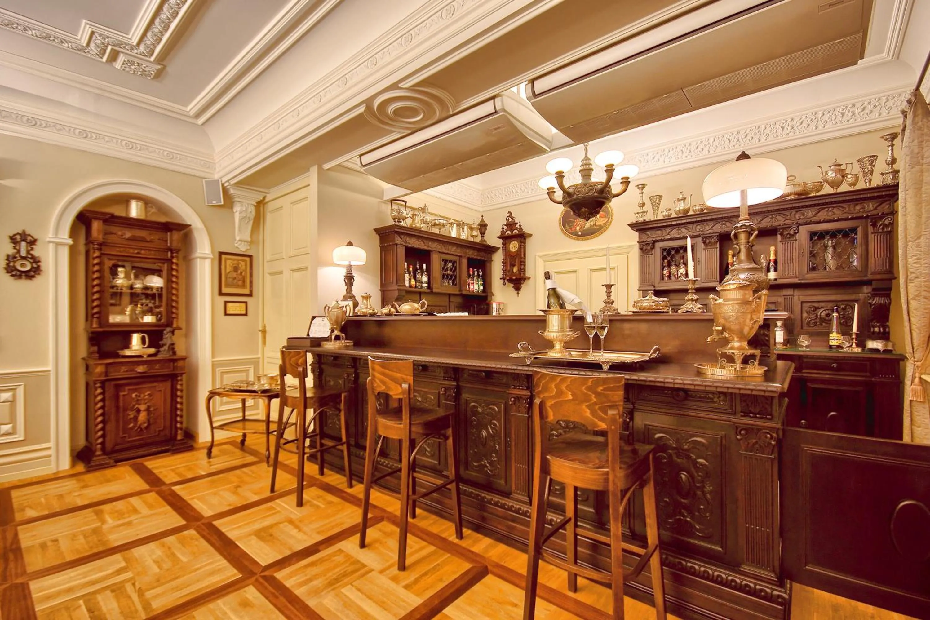 Lounge or bar in Pałac Tłokinia