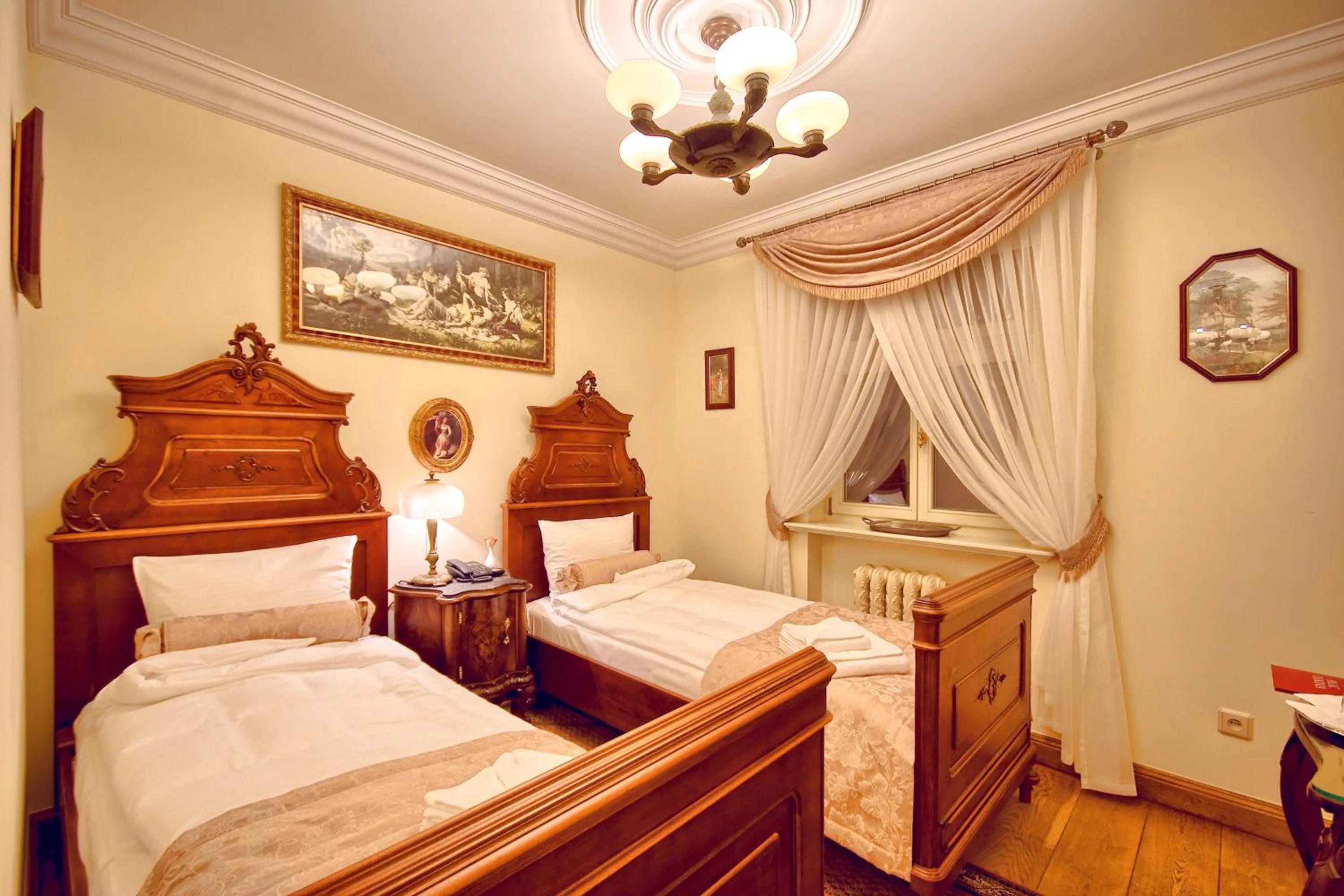 Bedroom, Bed in Pałac Tłokinia