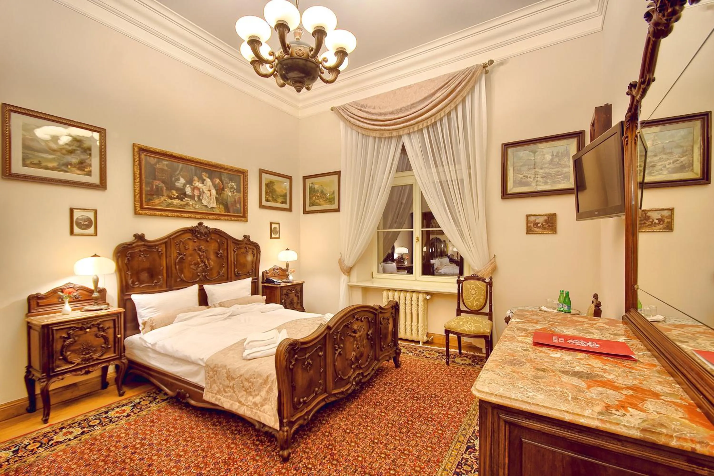 Bedroom, Bed in Pałac Tłokinia