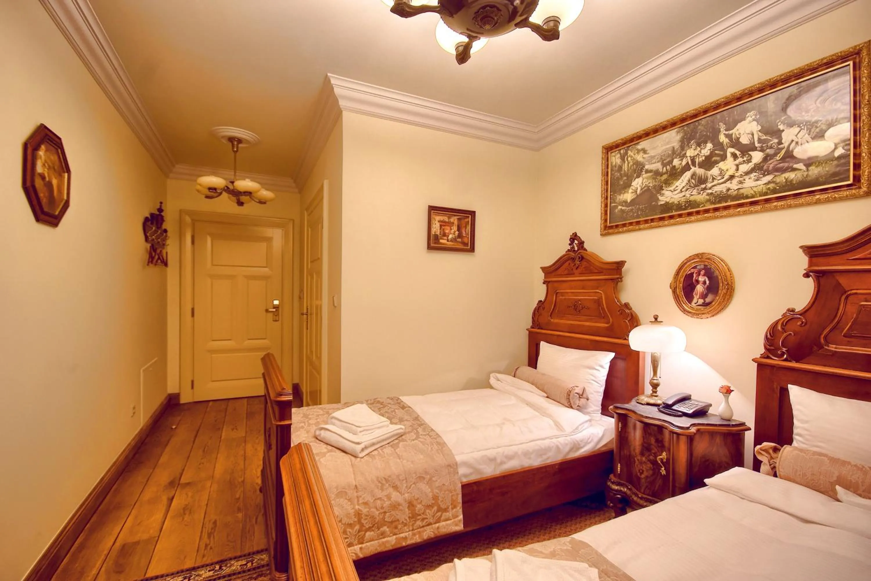 Bedroom, Bed in Pałac Tłokinia