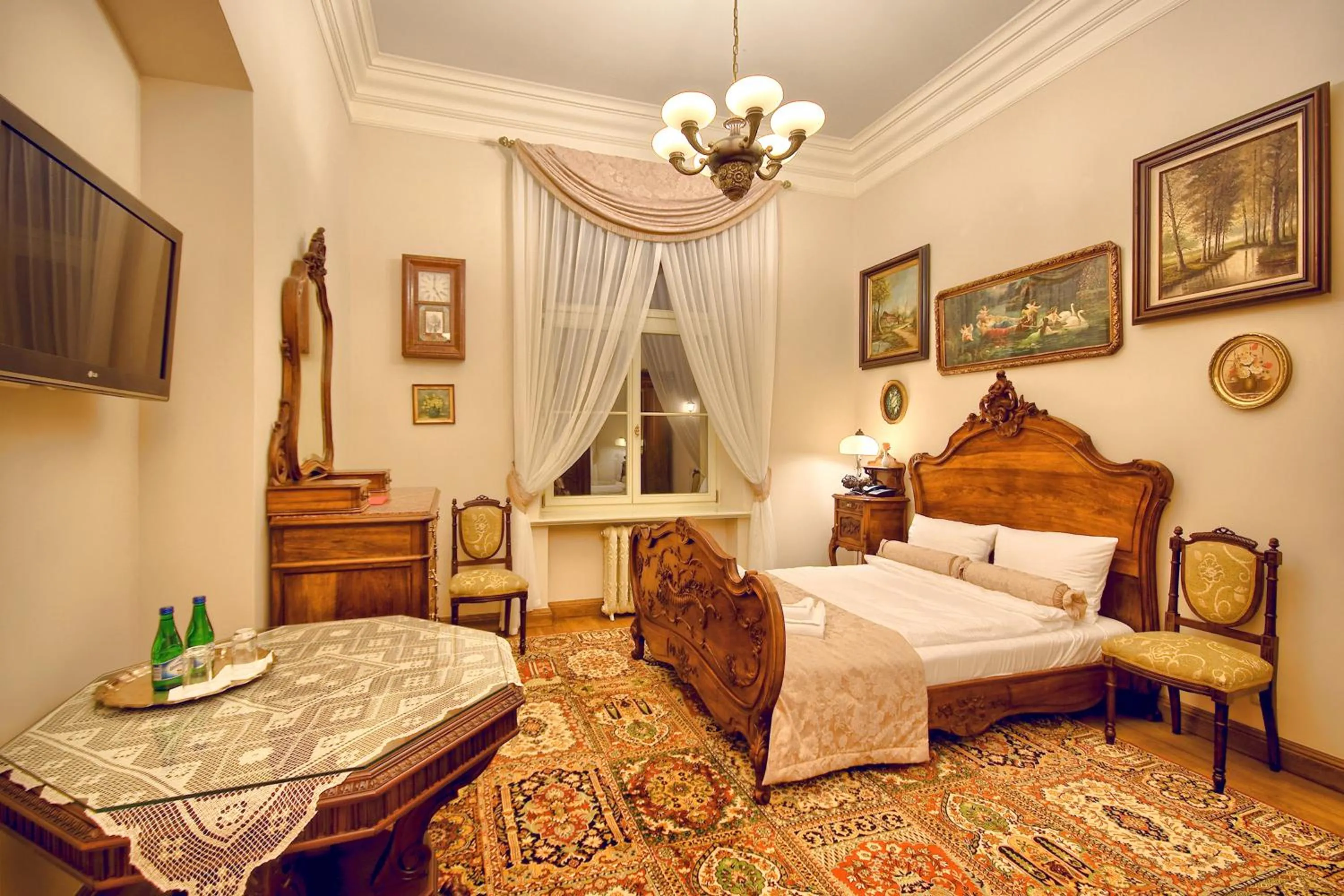 Bedroom, Bed in Pałac Tłokinia