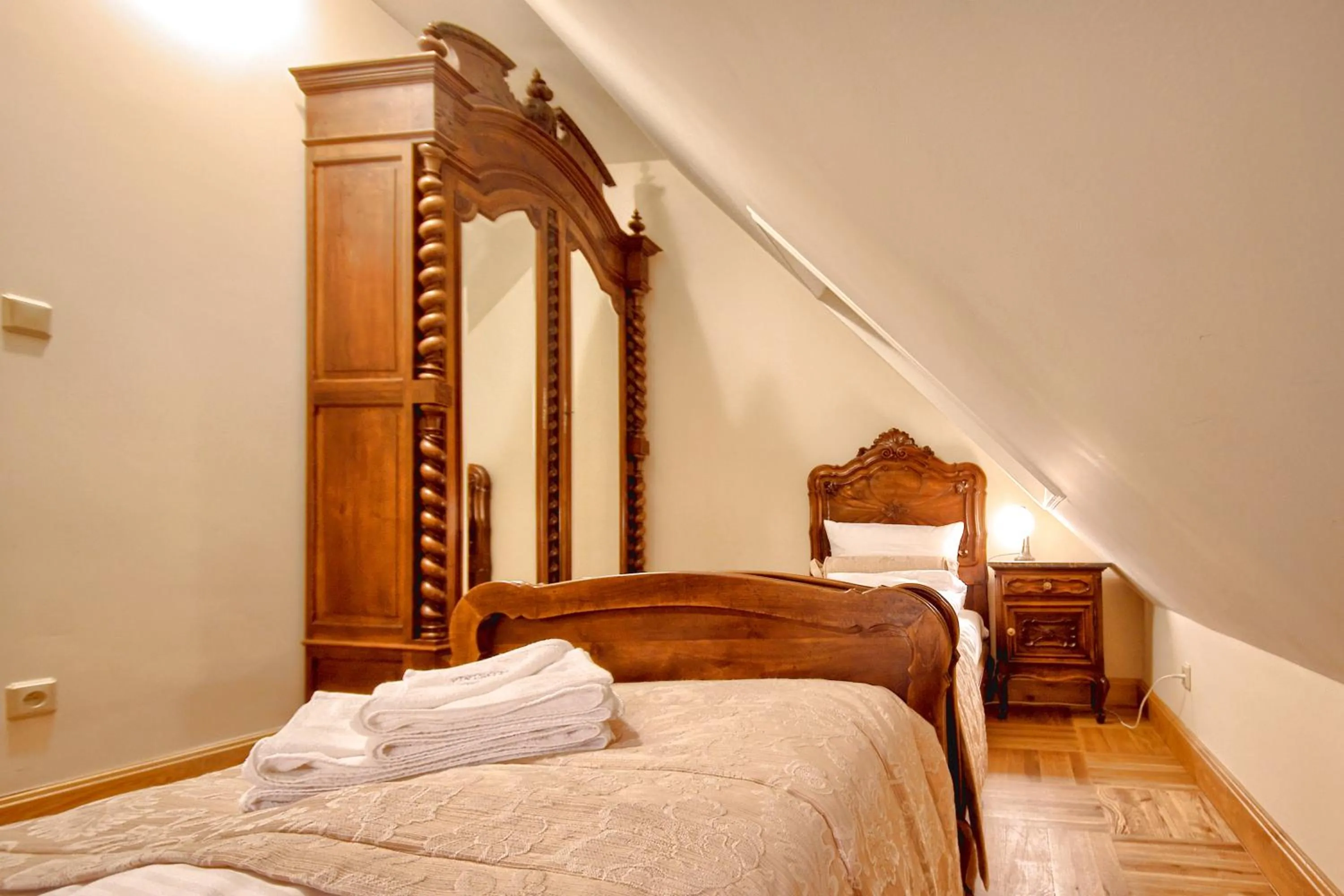 Bedroom, Bed in Pałac Tłokinia