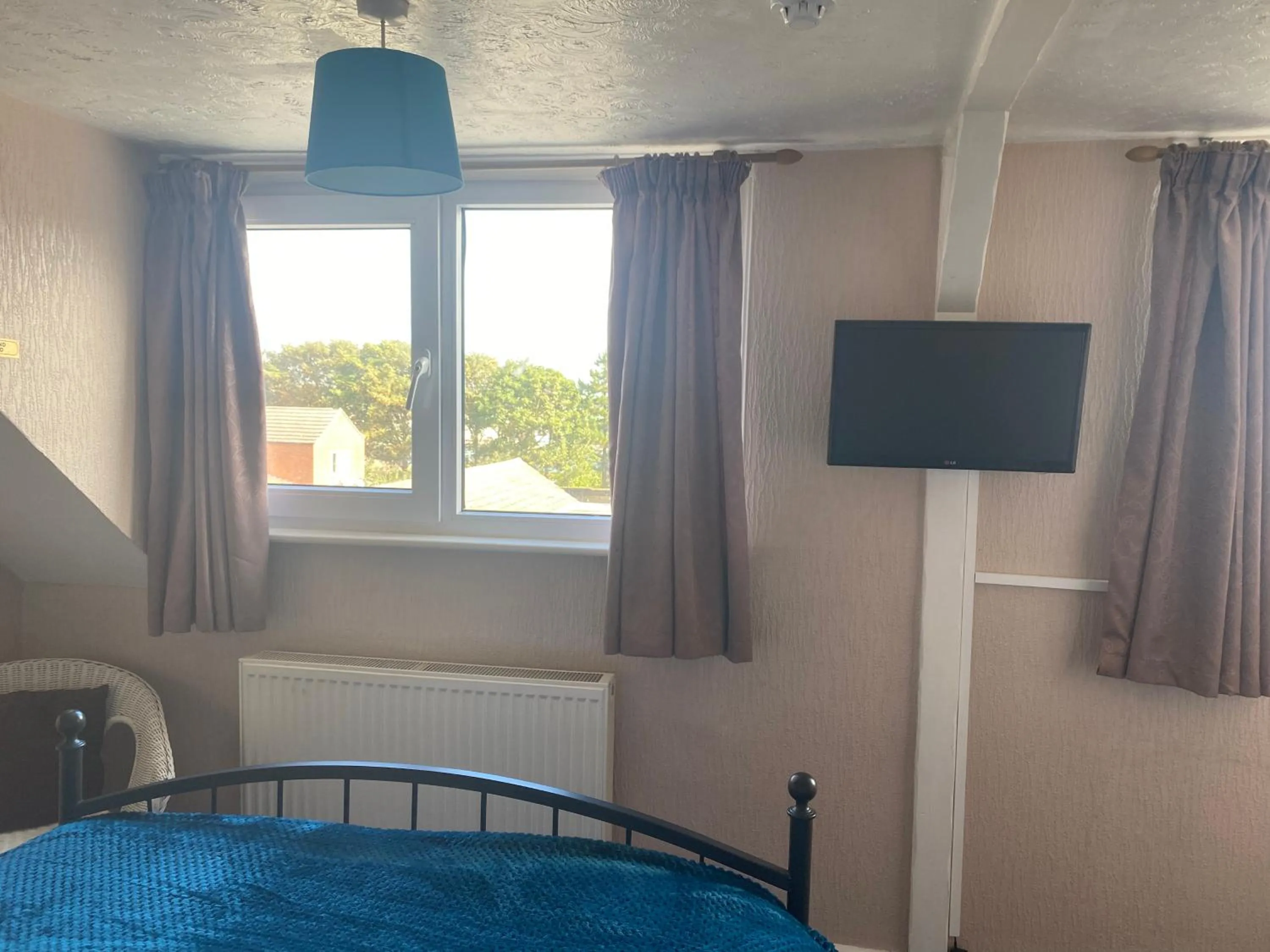 Bed in White Heather Guest House