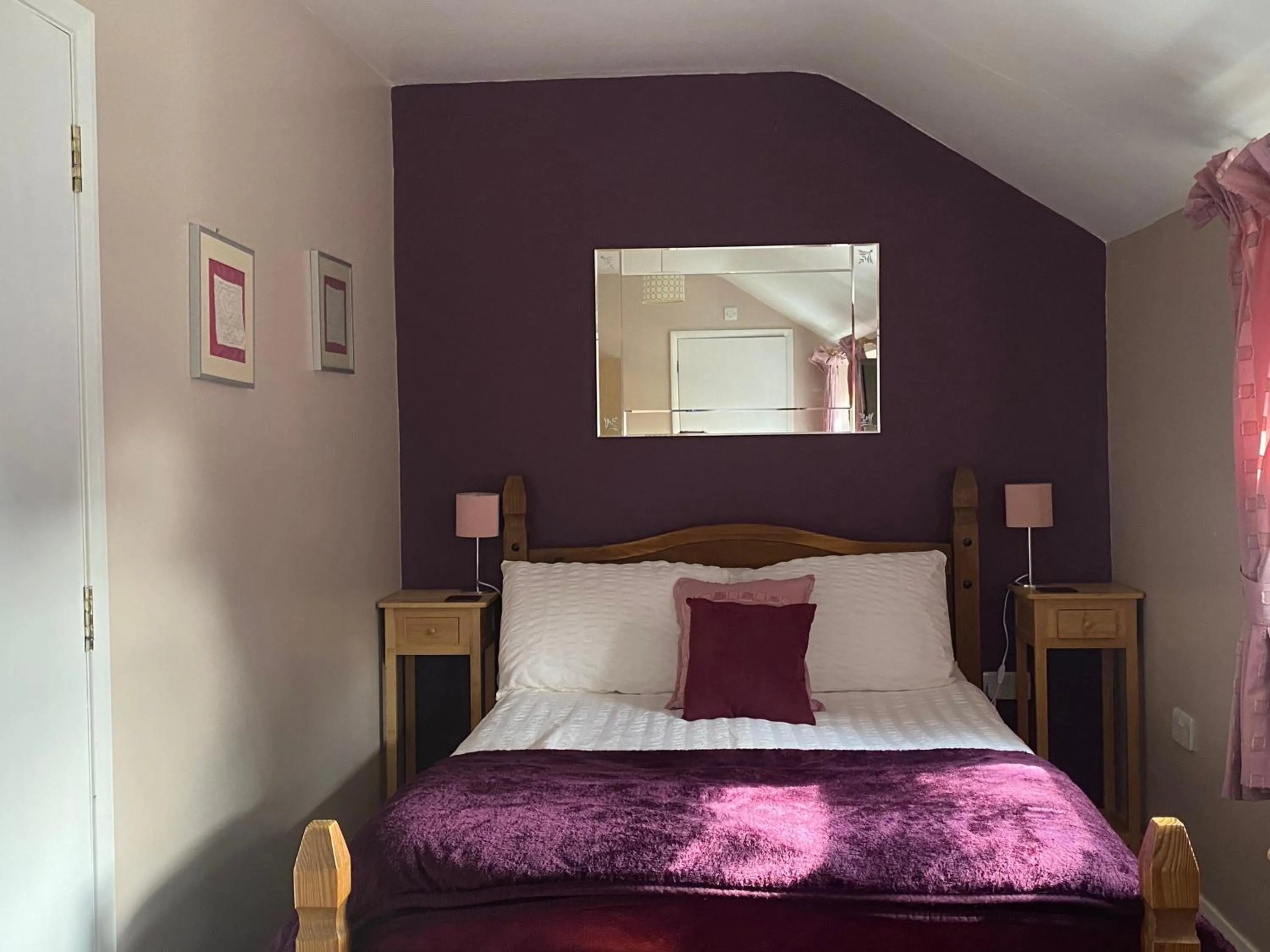 Bed in White Heather Guest House
