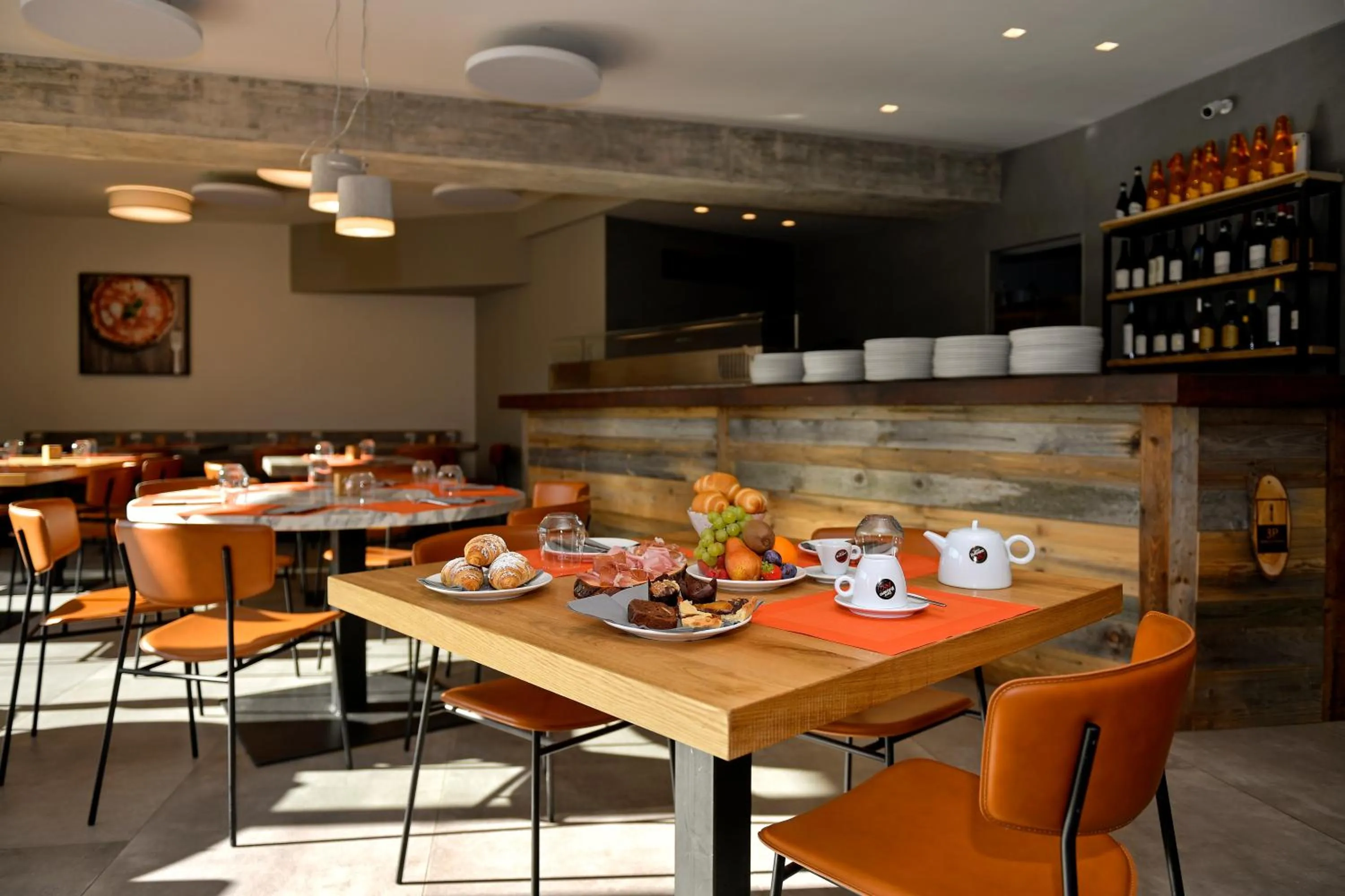 Restaurant/places to eat in Du Parc Hotel