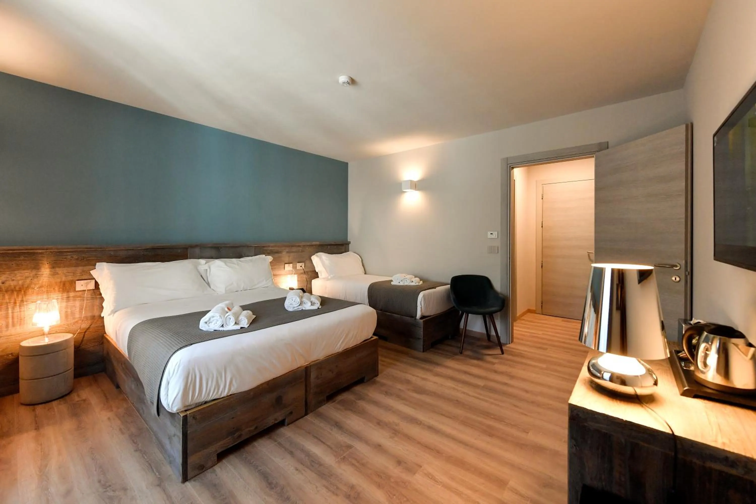 Photo of the whole room, Bed in Du Parc Hotel