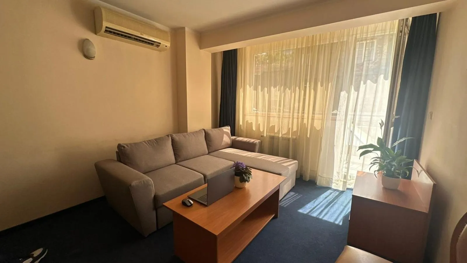 TV and multimedia in Central Plaza Hotel