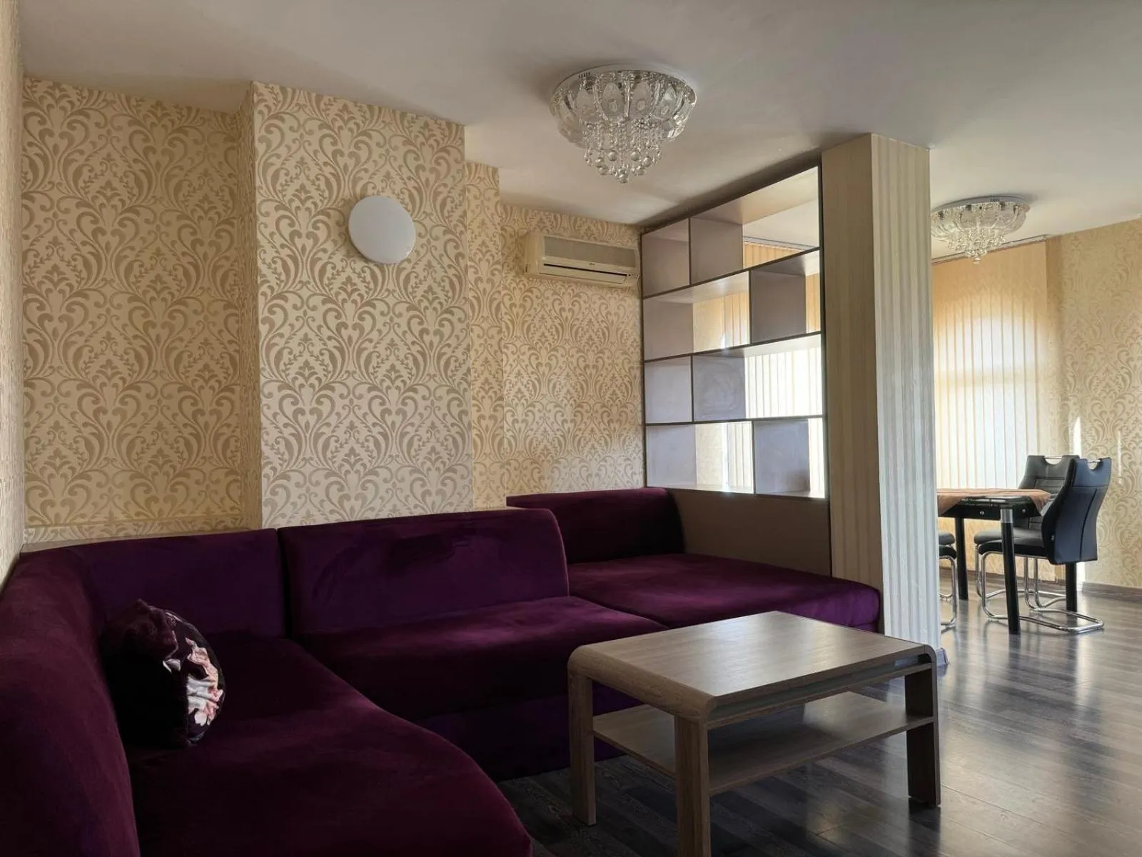 Living room in Central Plaza Hotel