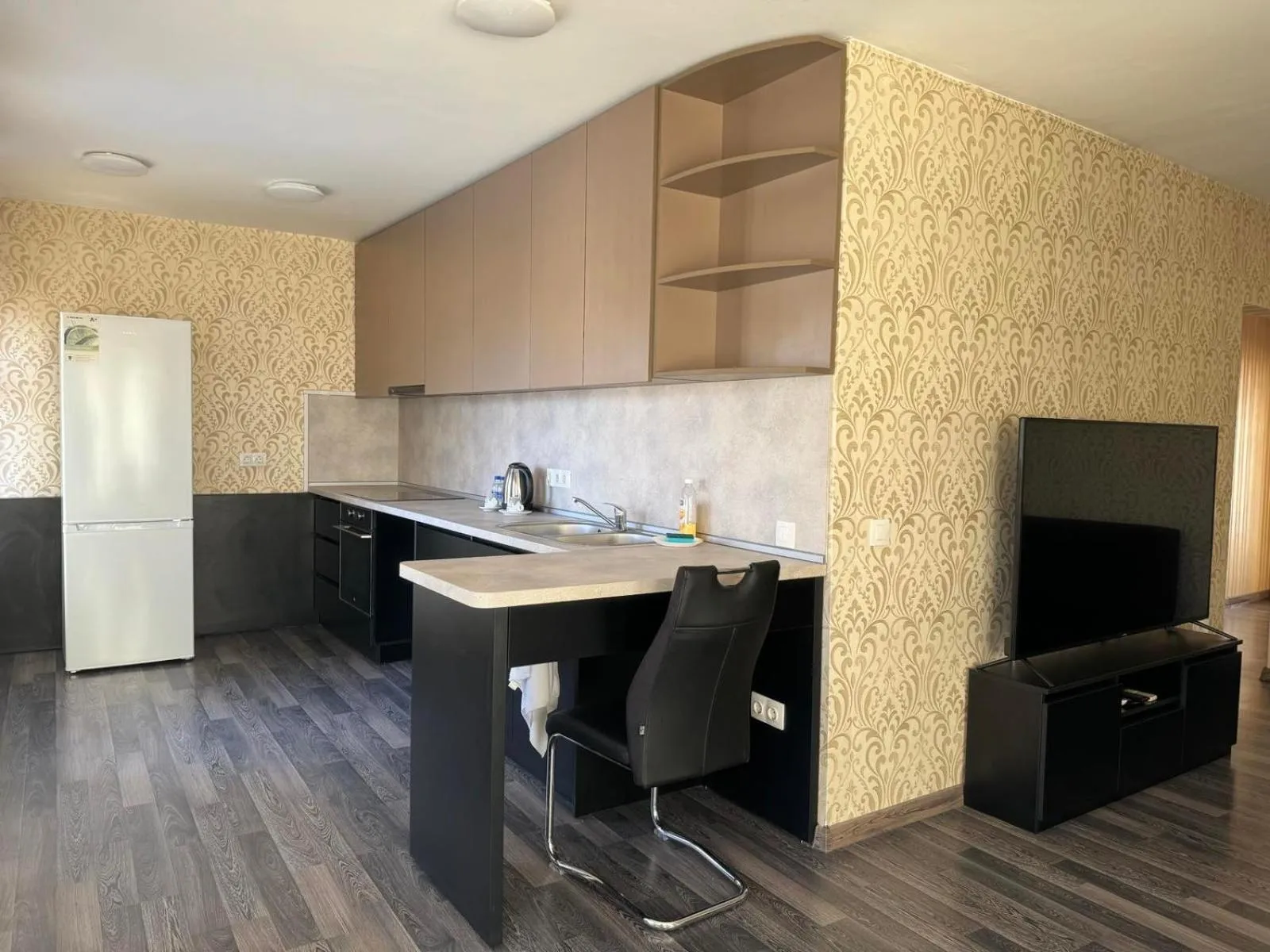 TV and multimedia in Central Plaza Hotel