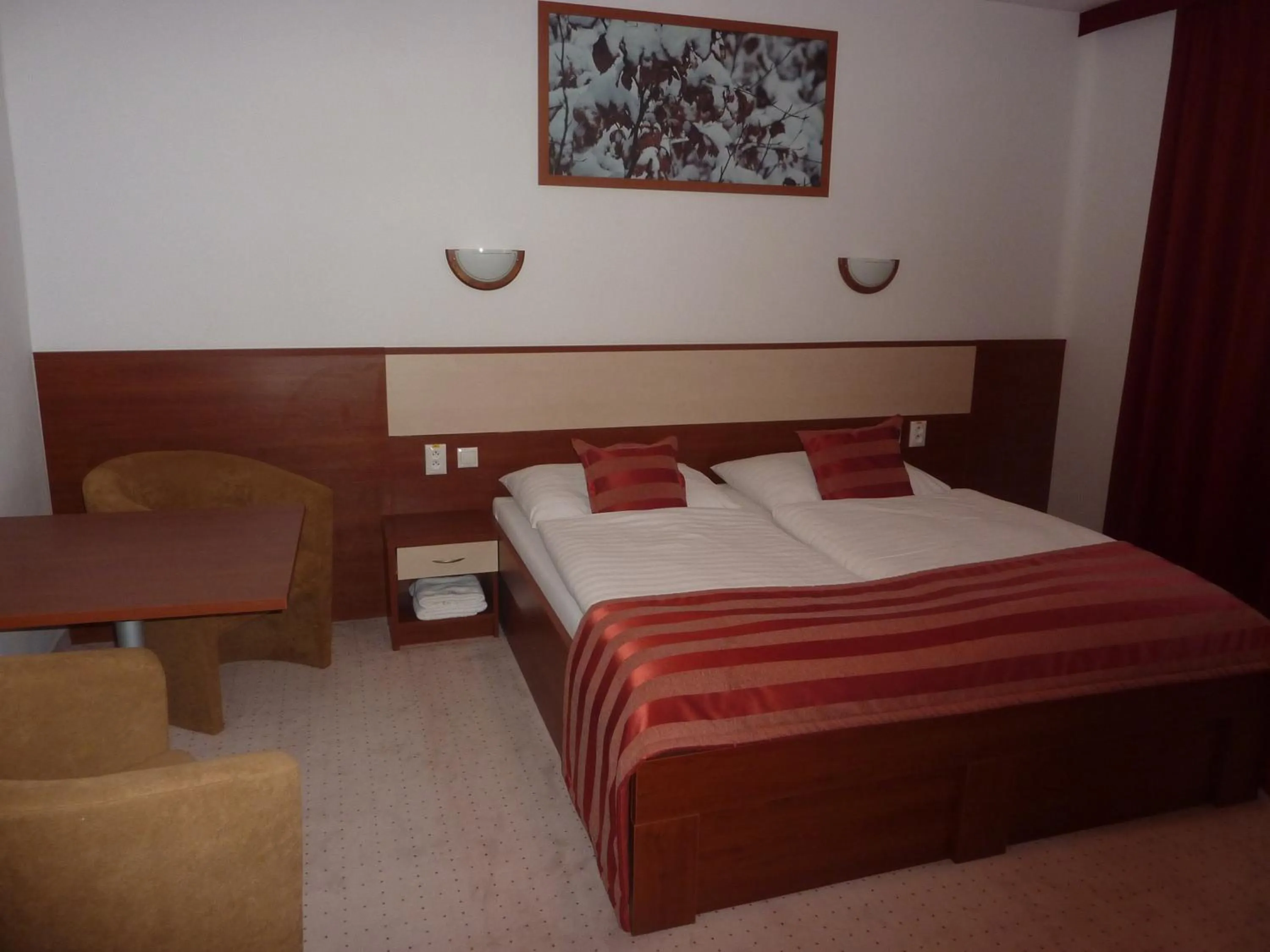 Bed in Hotel Auto Jas