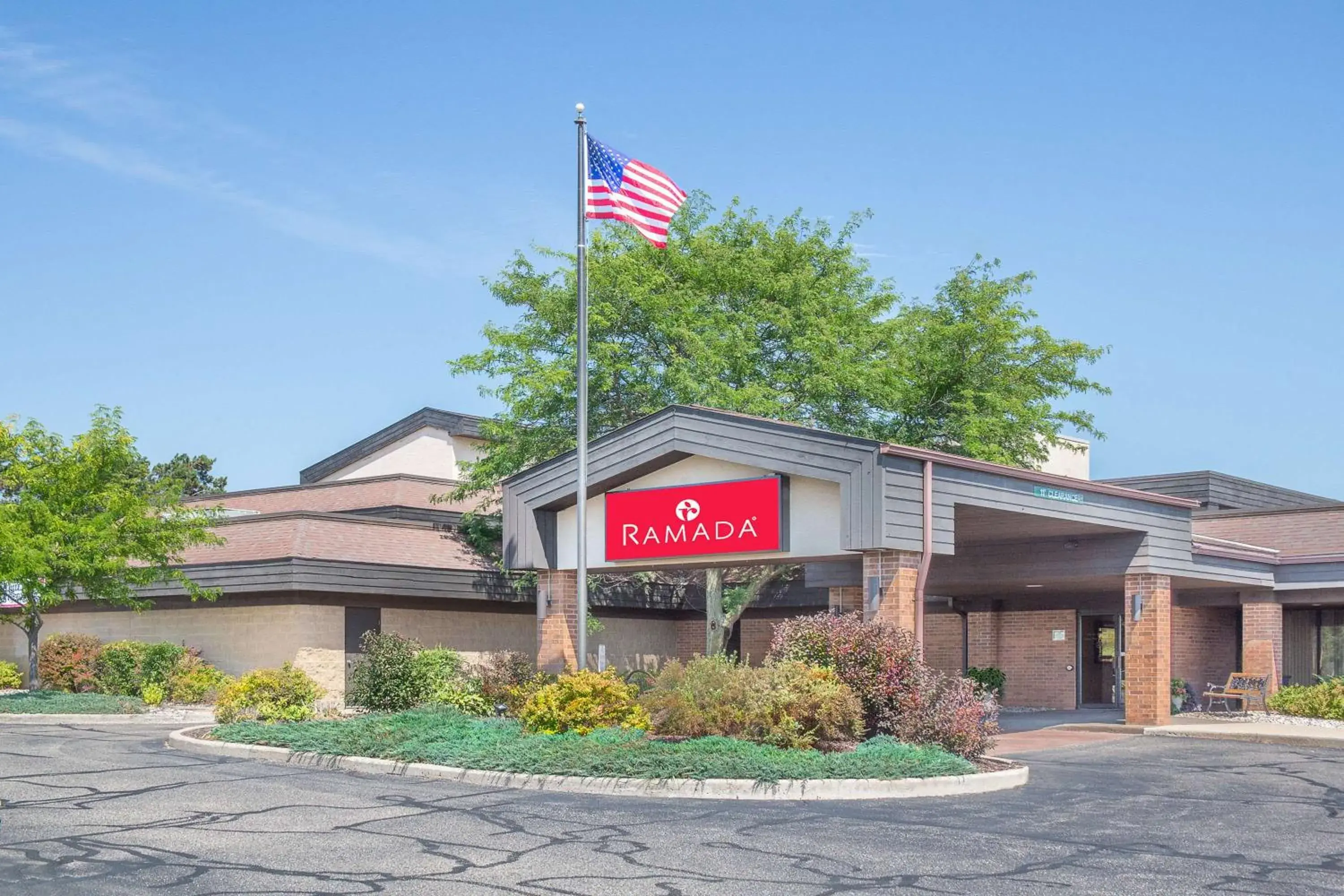 Property building in Ramada by Wyndham Waupaca Property building in Ramada by Wyndham Waupaca