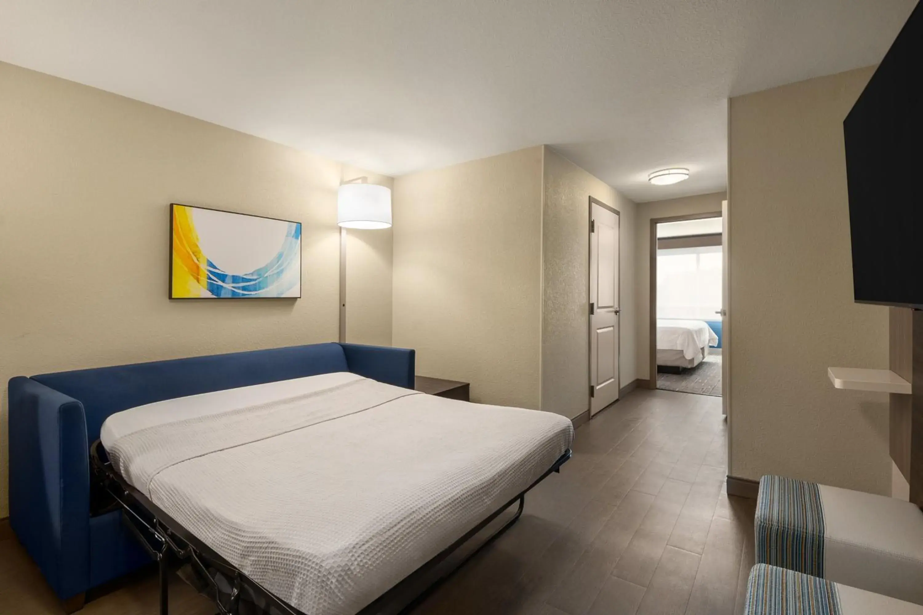 Photo of the whole room, Bed in Holiday Inn Express Richmond by IHG Photo of the whole room, Bed in Holiday Inn Express Richmond by IHG