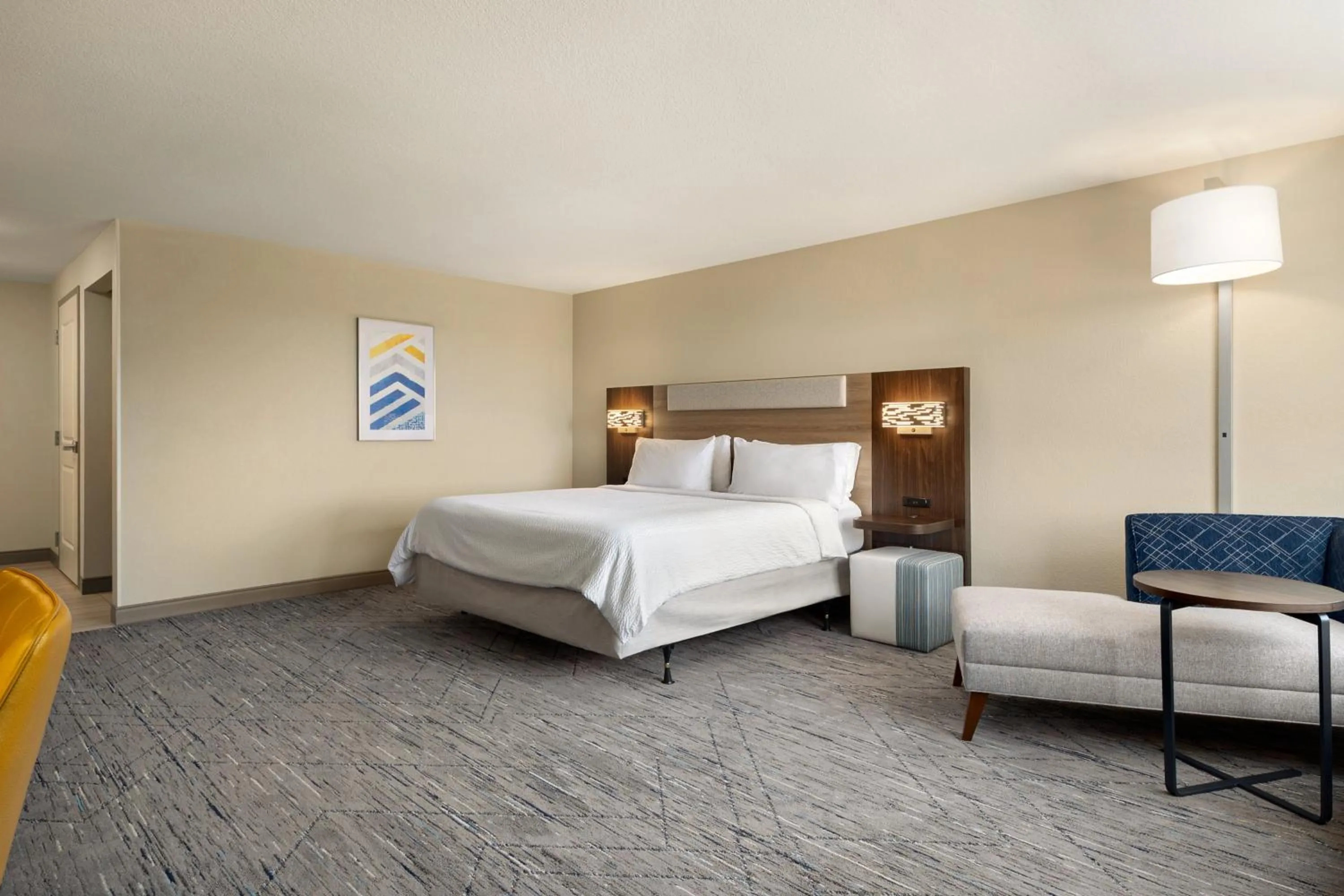 Photo of the whole room, Bed in Holiday Inn Express Richmond by IHG
