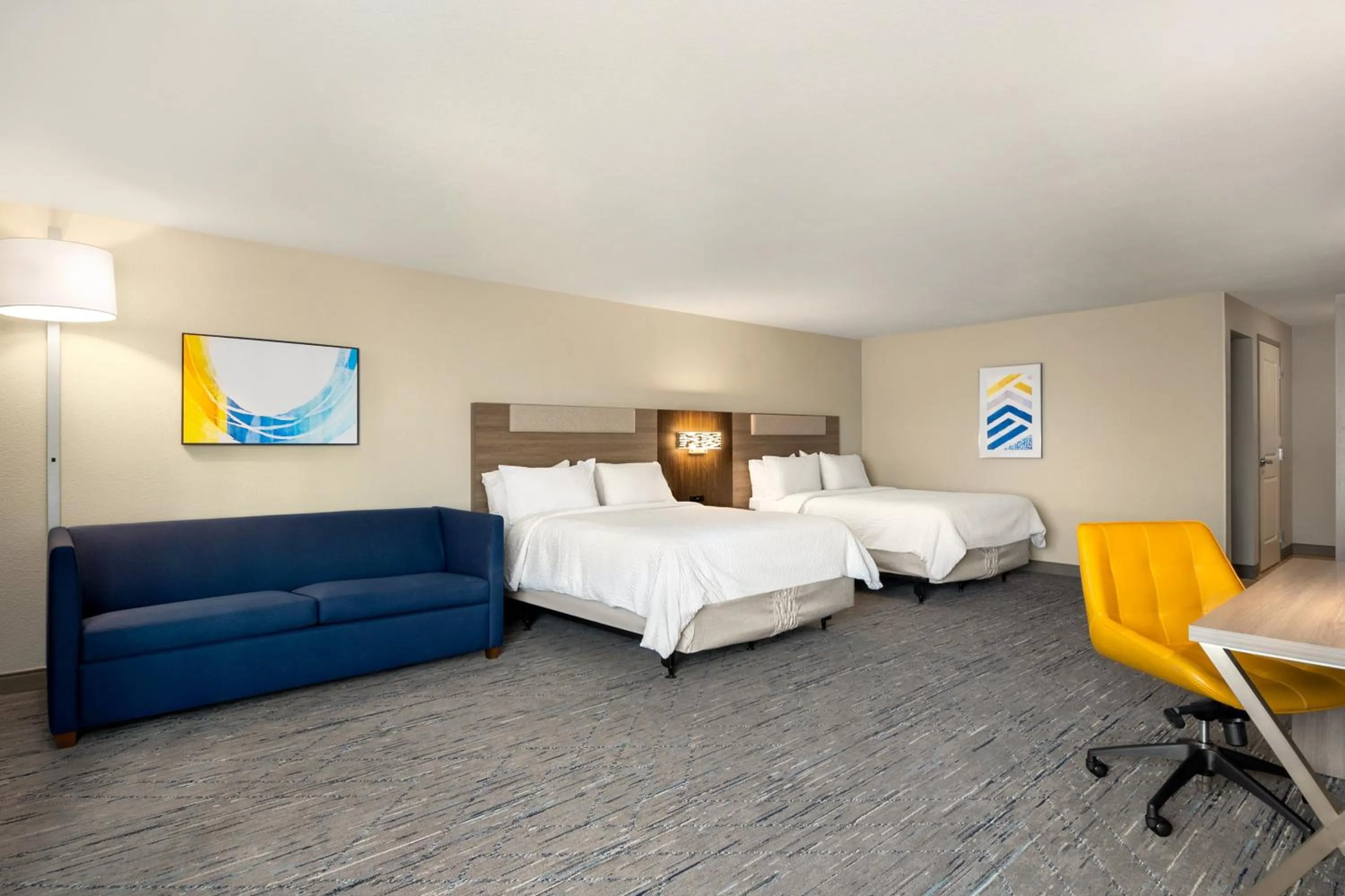 Photo of the whole room, Bed in Holiday Inn Express Richmond by IHG