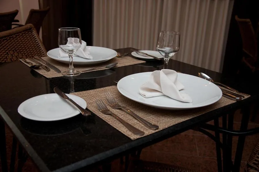 Food and drinks in Plaza Suite Hotel