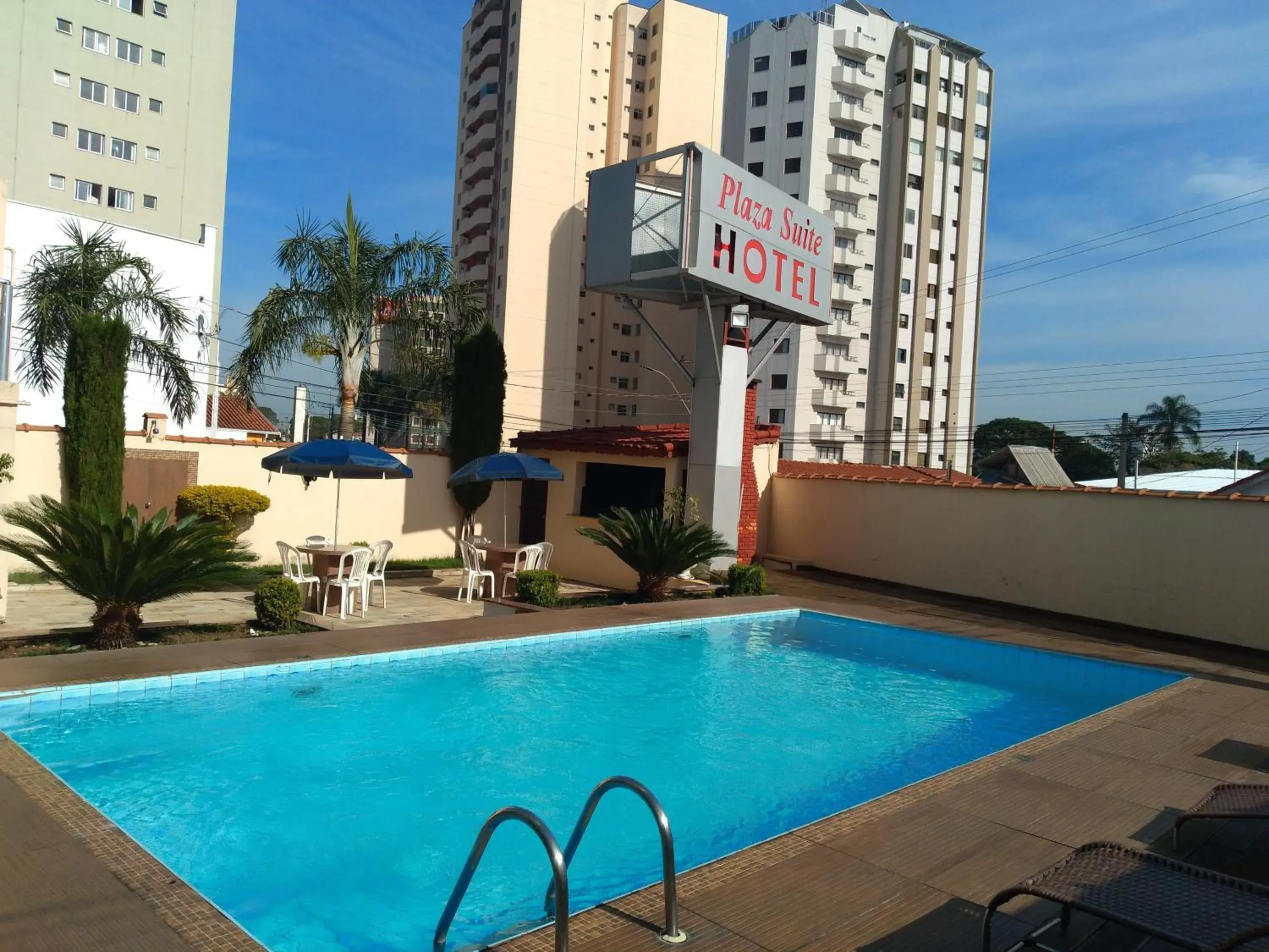 Swimming pool in Plaza Suite Hotel Swimming pool in Plaza Suite Hotel