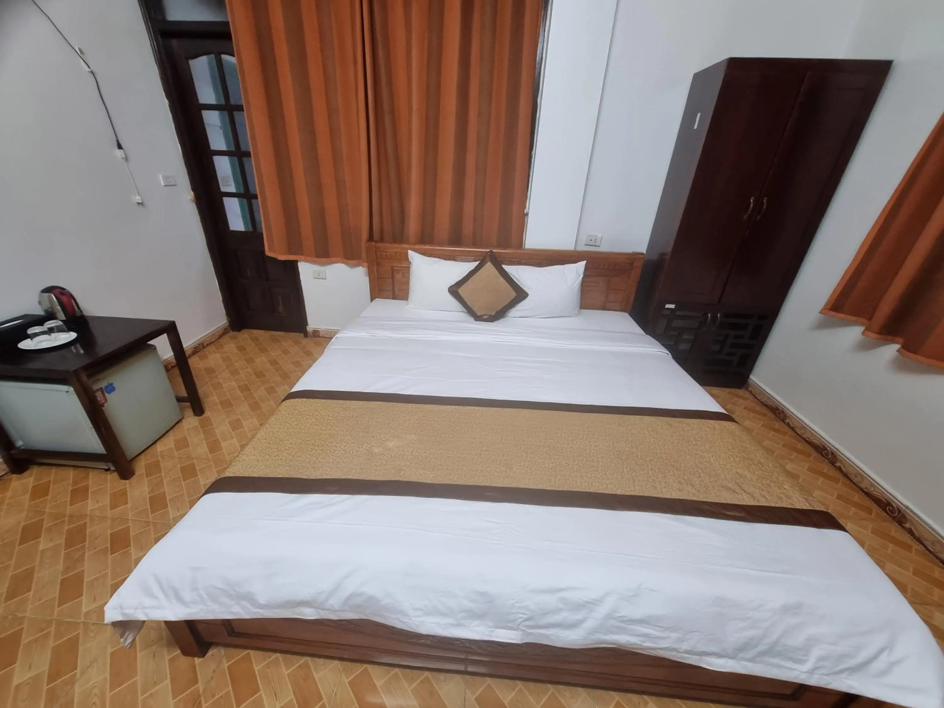 Bed in Alex Ha Long Hotel