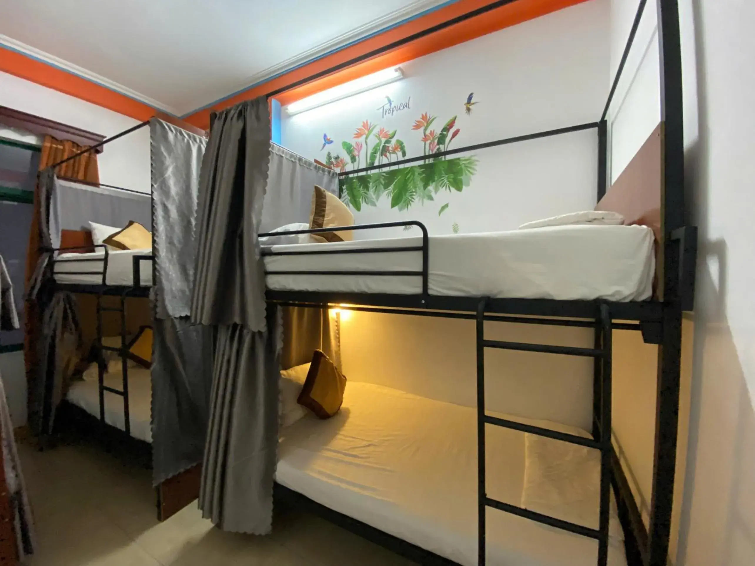 Photo of the whole room, Bed in Alex Ha Long Hotel Photo of the whole room, Bed in Alex Ha Long Hotel