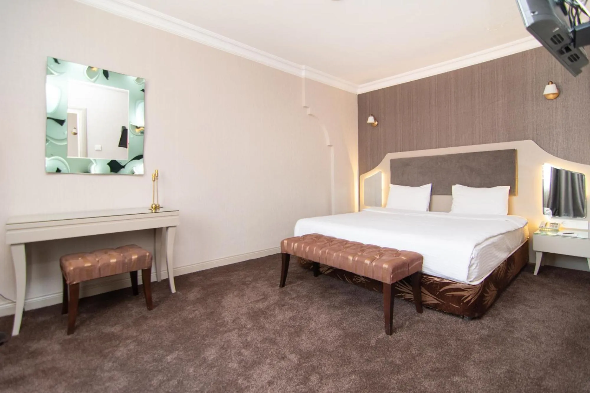 Bed in Asrin Park Hotel & Spa Convention Center