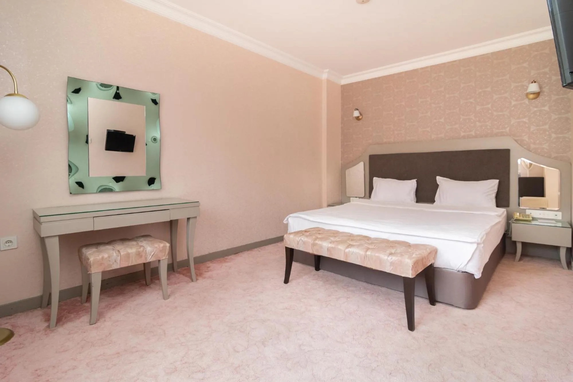 Bed in Asrin Park Hotel & Spa Convention Center