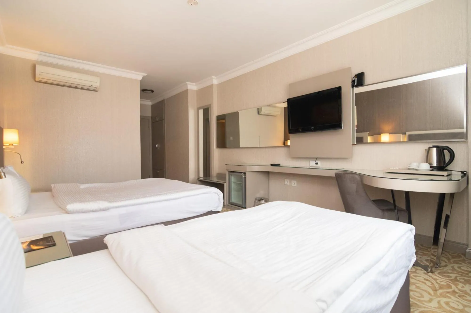 Bed in Asrin Park Hotel & Spa Convention Center