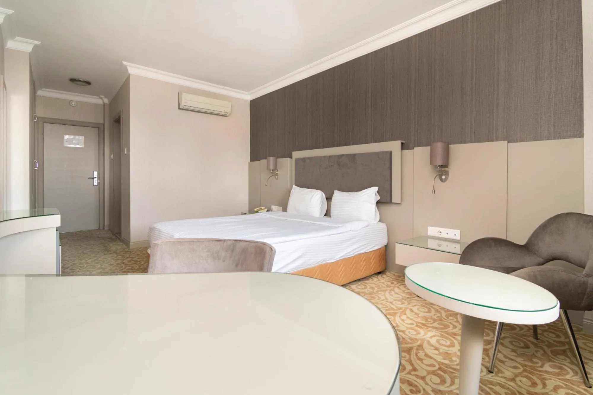 Bed in Asrin Park Hotel & Spa Convention Center