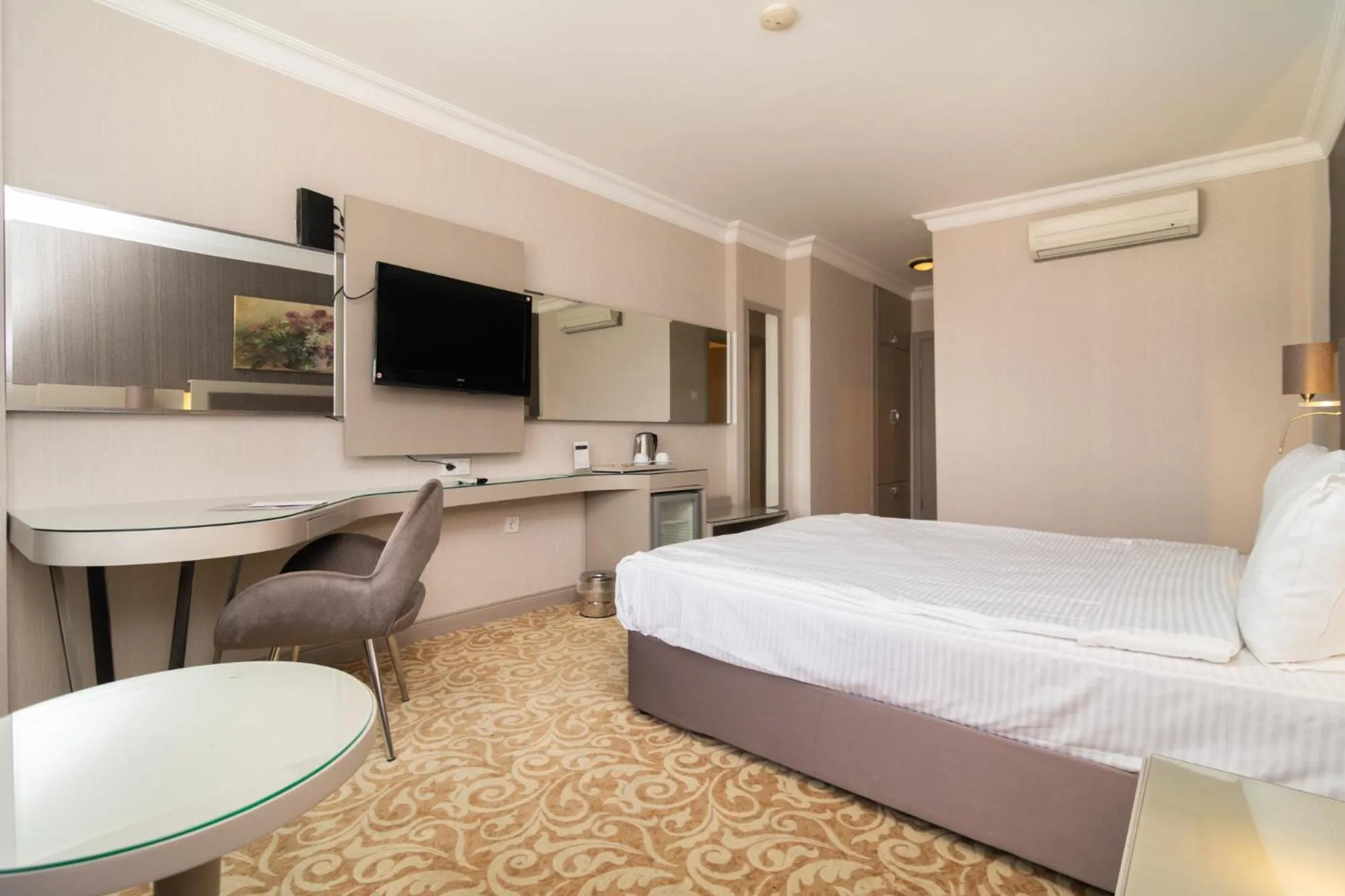 Bed in Asrin Park Hotel & Spa Convention Center