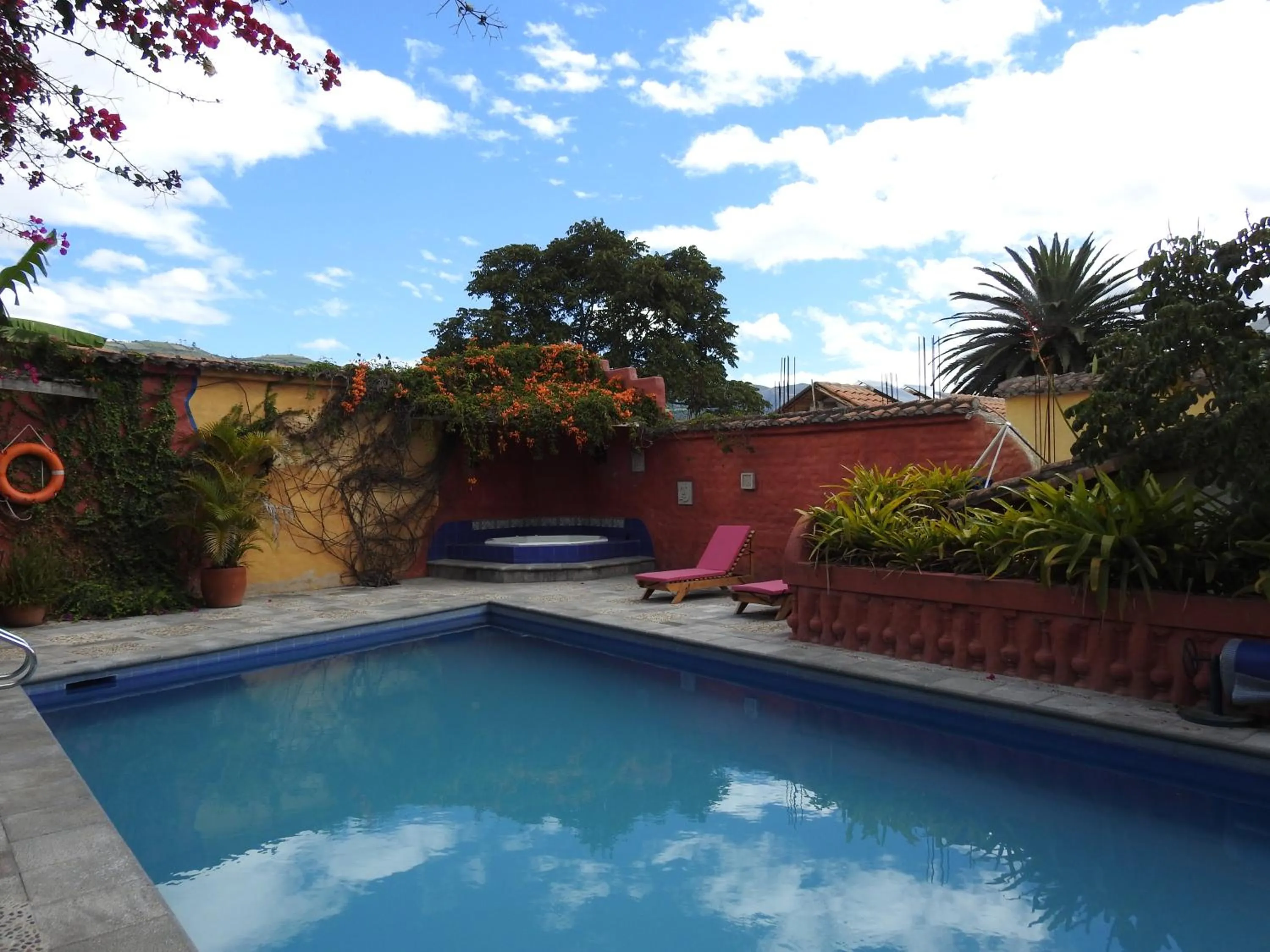 Swimming pool in Hosteria Museart Pantavi