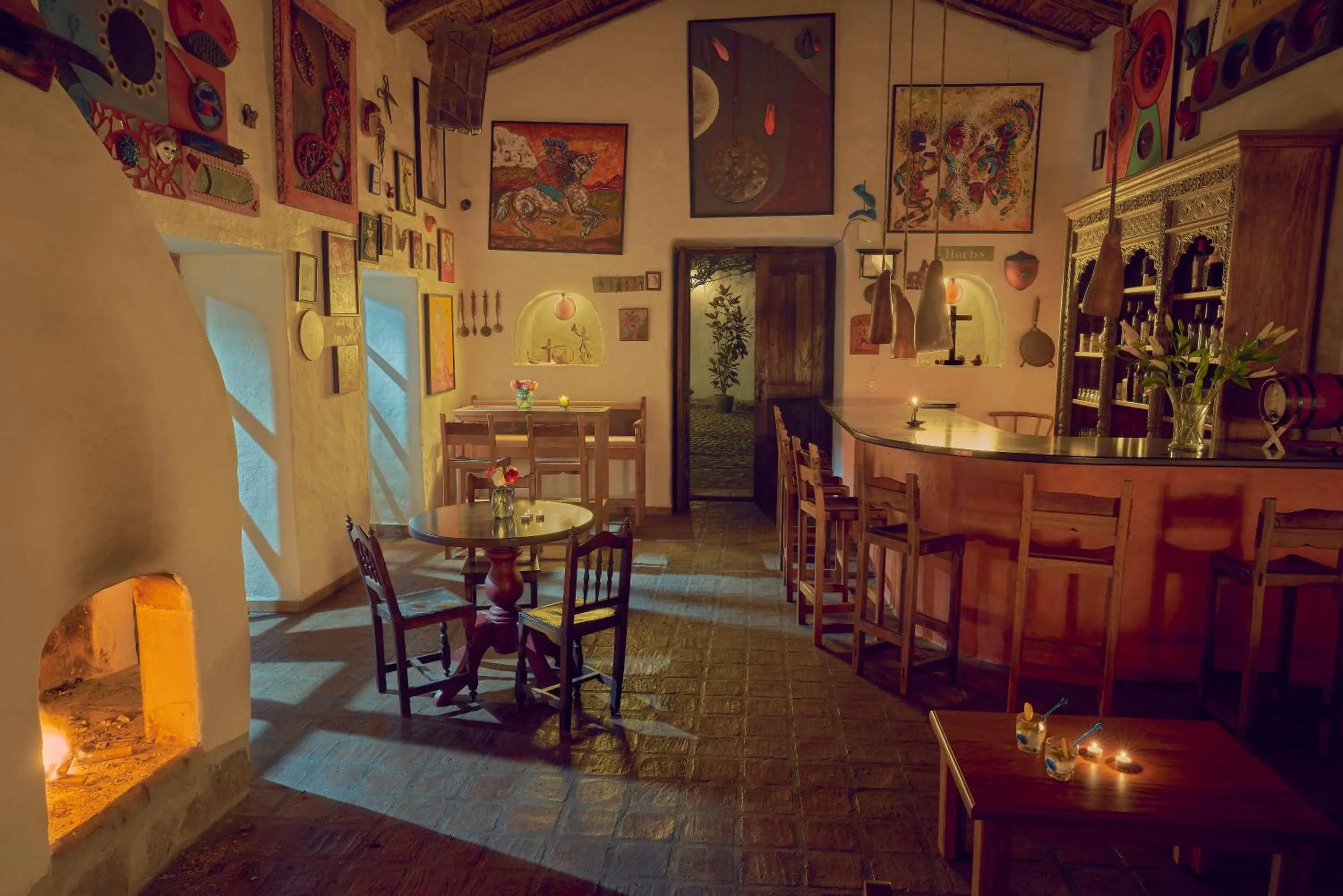 Lounge or bar in Hosteria Museart Pantavi