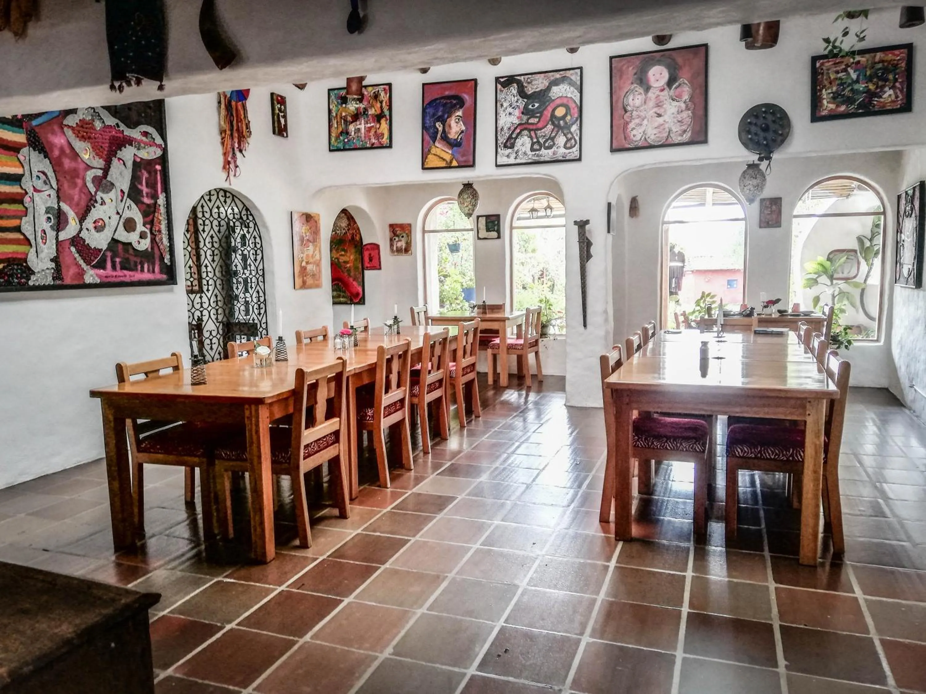 Restaurant/places to eat in Hosteria Museart Pantavi