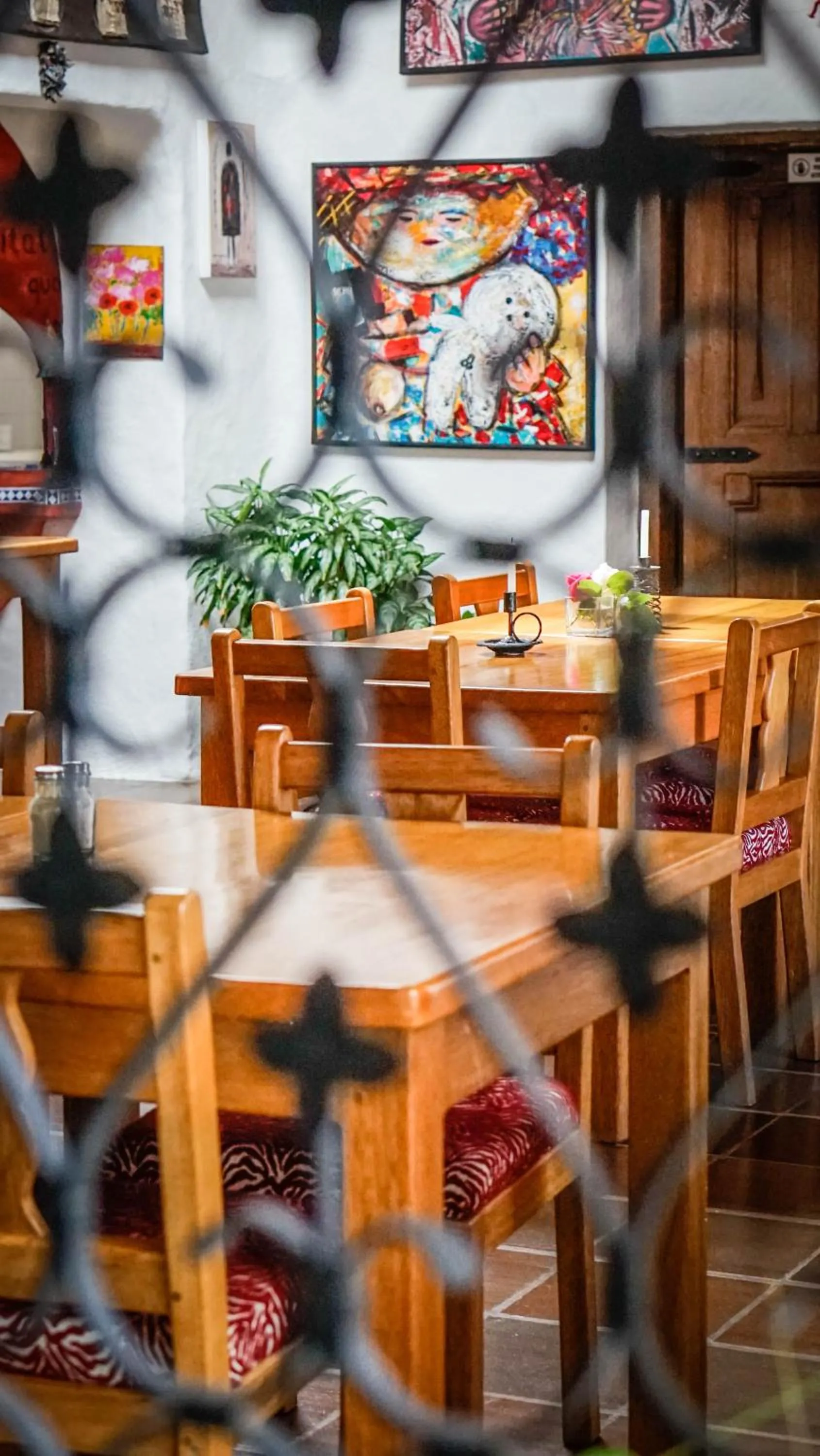 Restaurant/places to eat in Hosteria Museart Pantavi