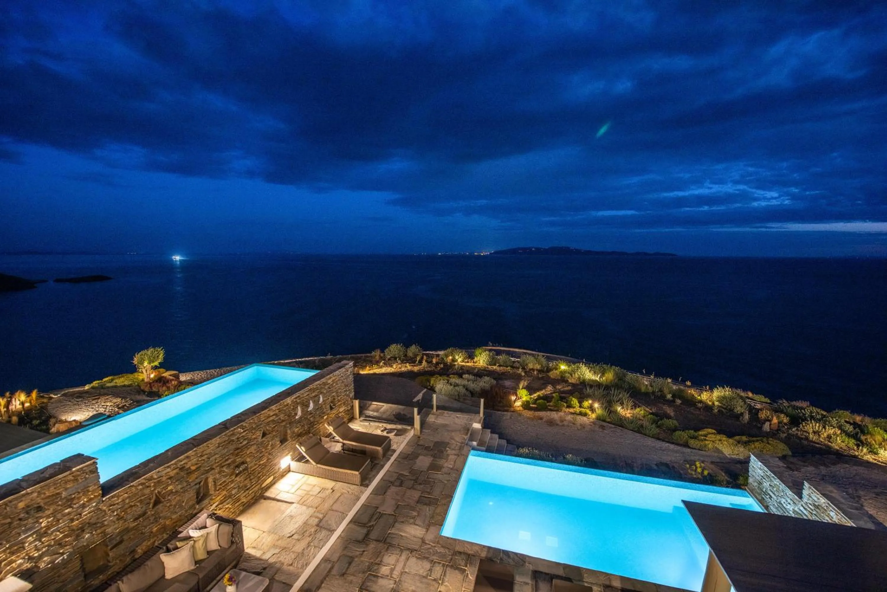 VATHI BLEU PRIVATE VILLAS