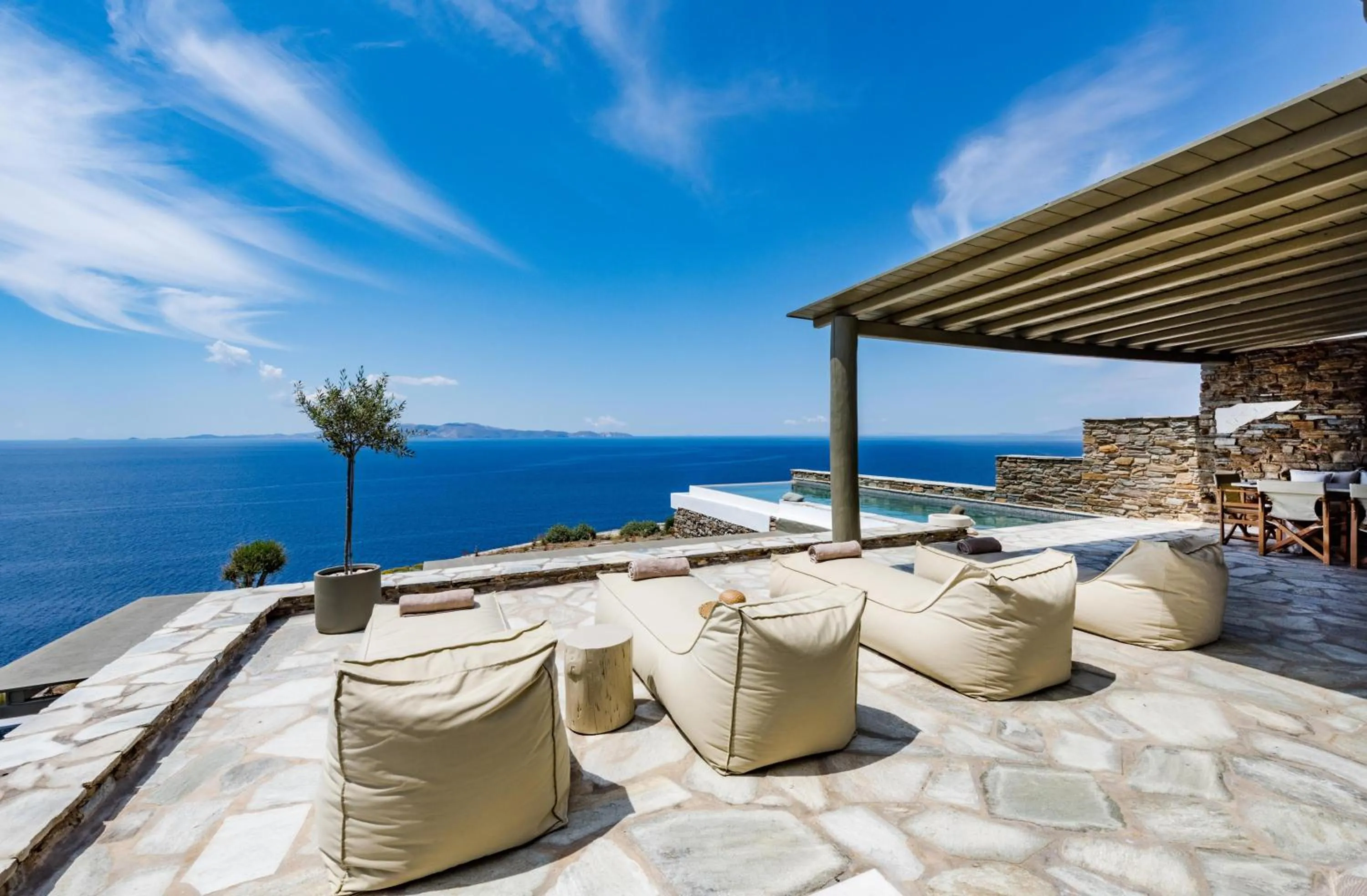 VATHI BLEU PRIVATE VILLAS