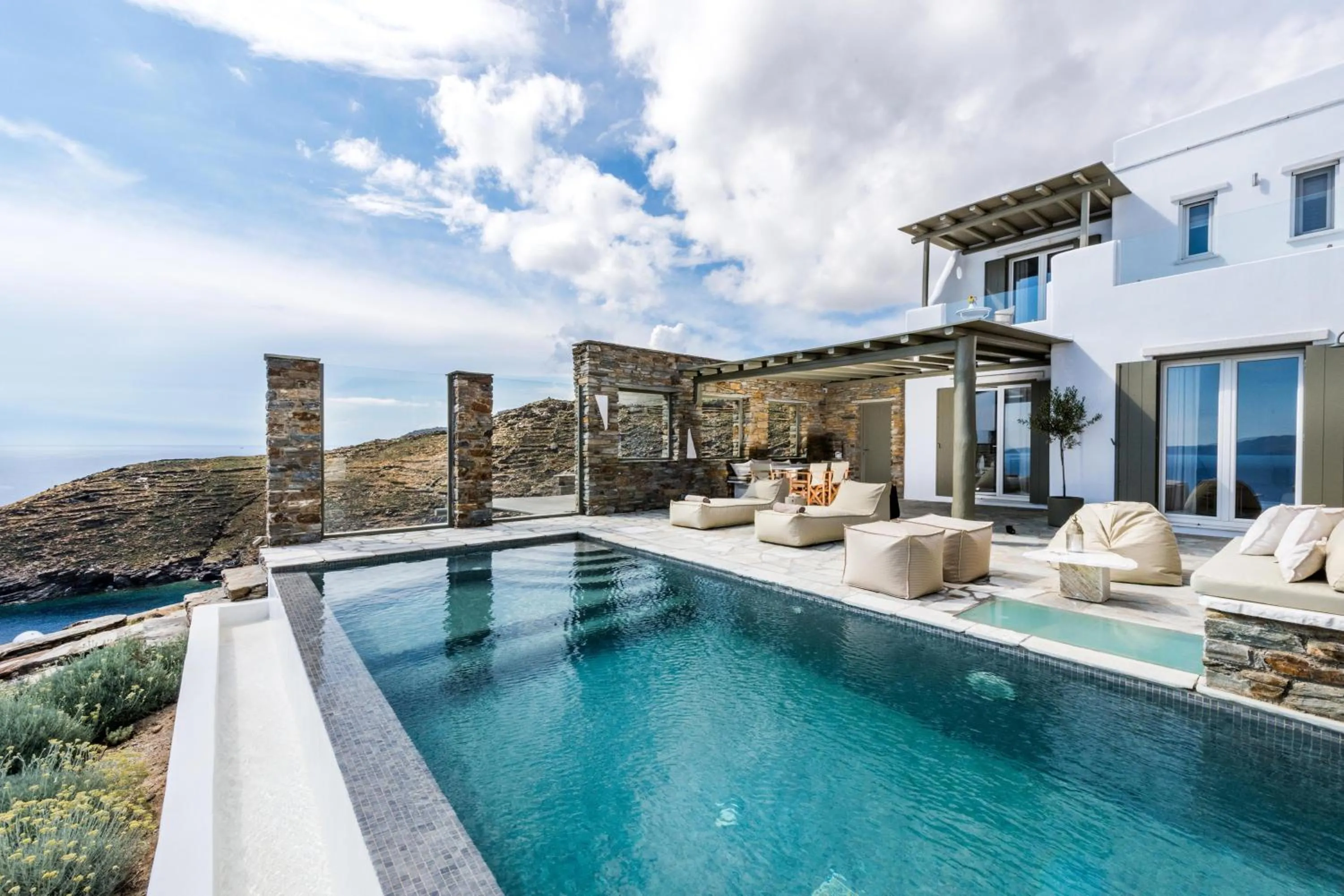 VATHI BLEU PRIVATE VILLAS