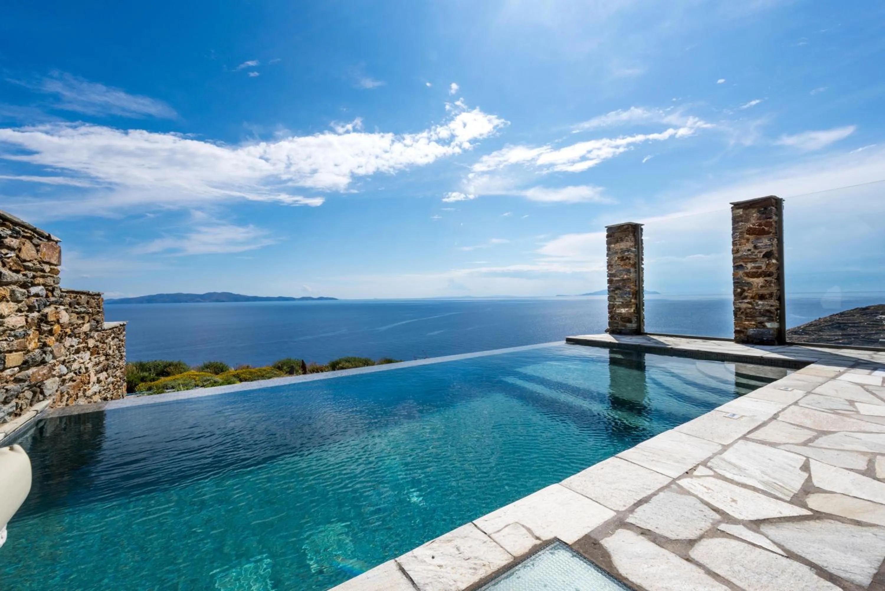 VATHI BLEU PRIVATE VILLAS