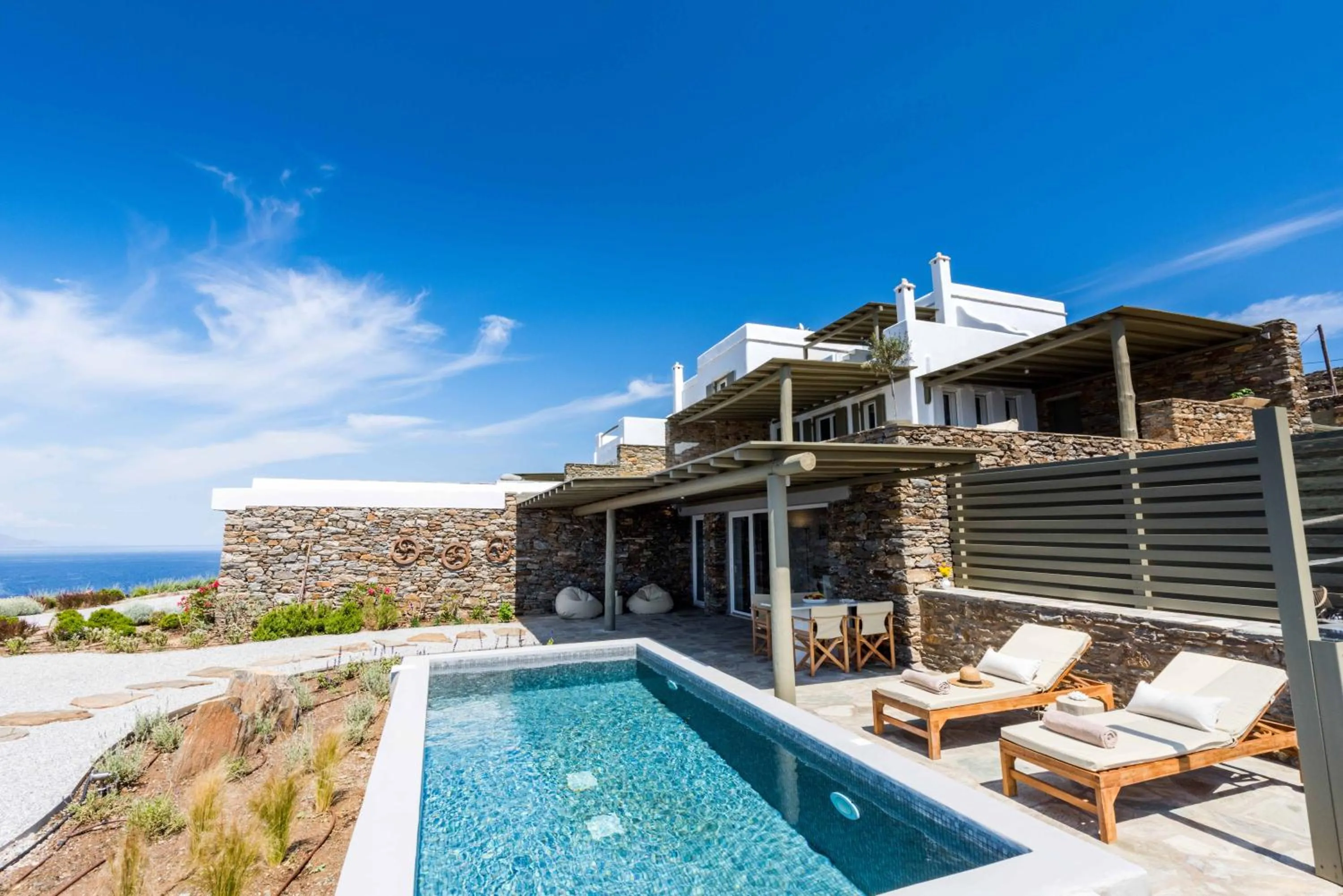 VATHI BLEU PRIVATE VILLAS