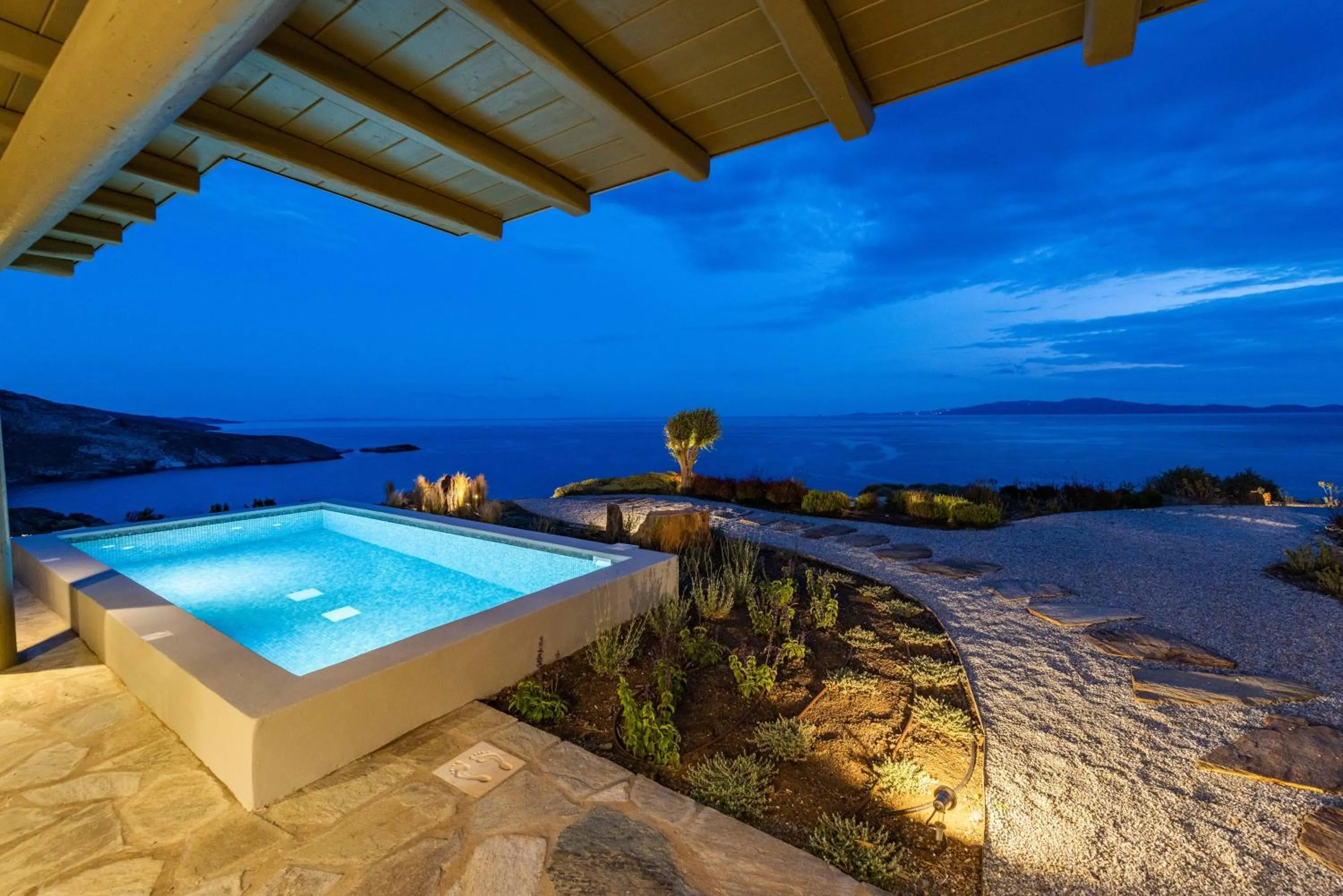 VATHI BLEU PRIVATE VILLAS
