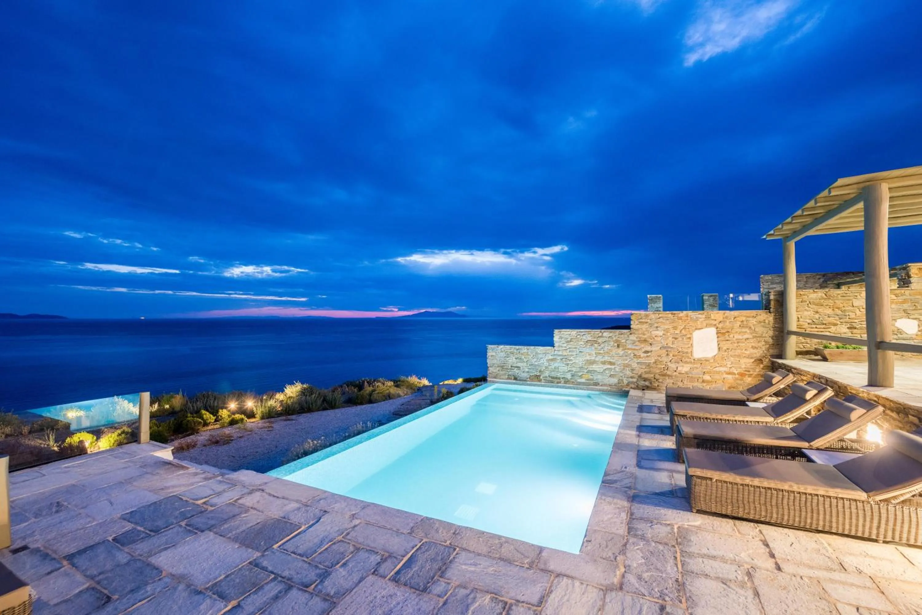 VATHI BLEU PRIVATE VILLAS