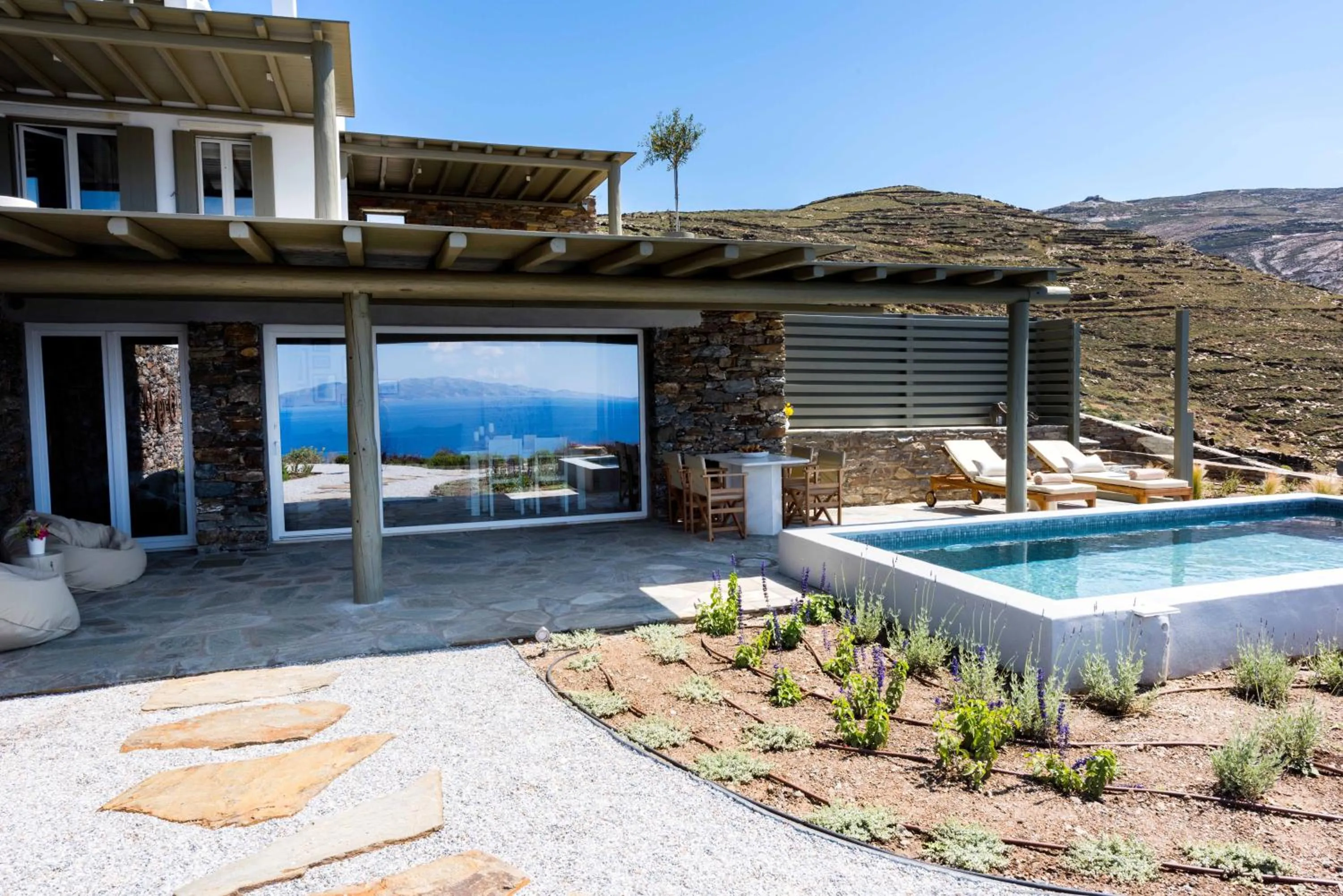 VATHI BLEU PRIVATE VILLAS