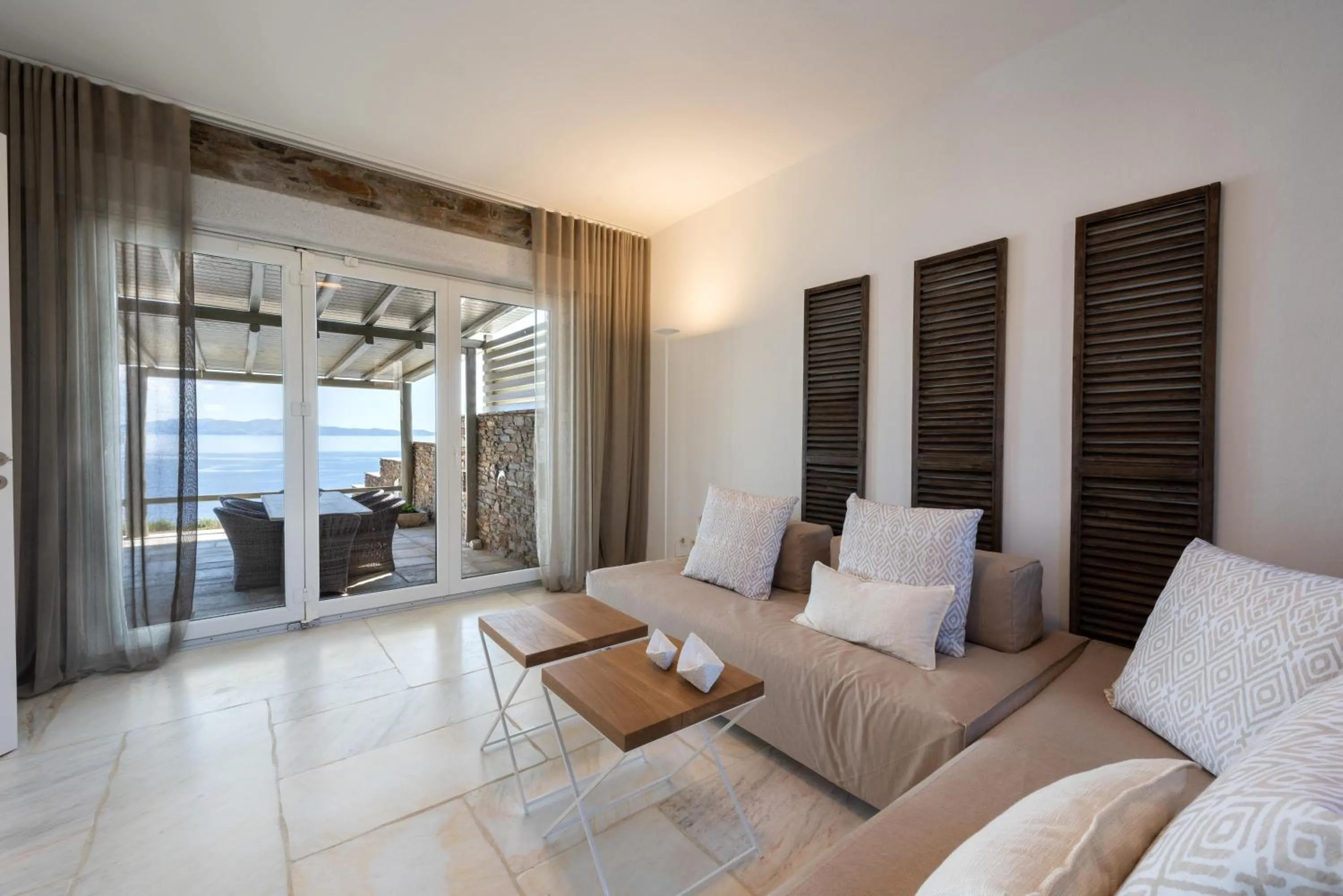 VATHI BLEU PRIVATE VILLAS