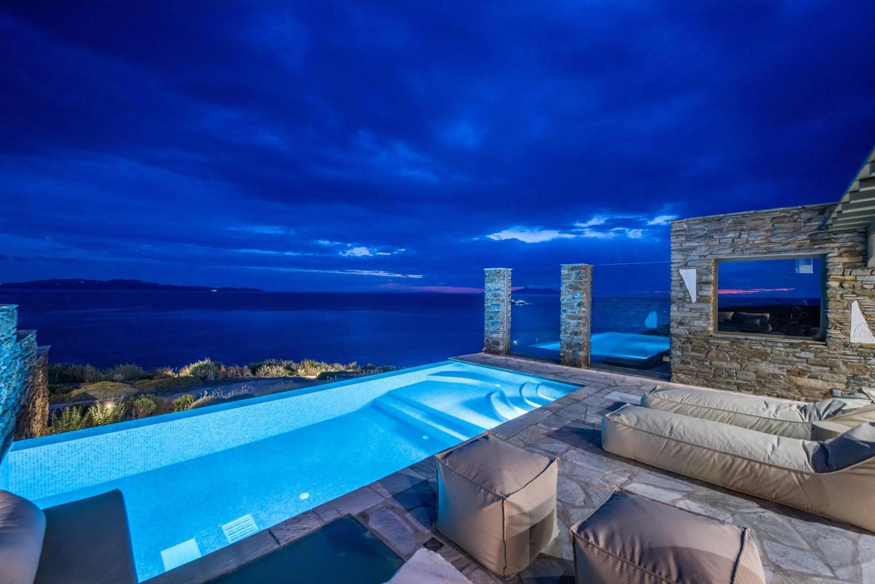 VATHI BLEU PRIVATE VILLAS