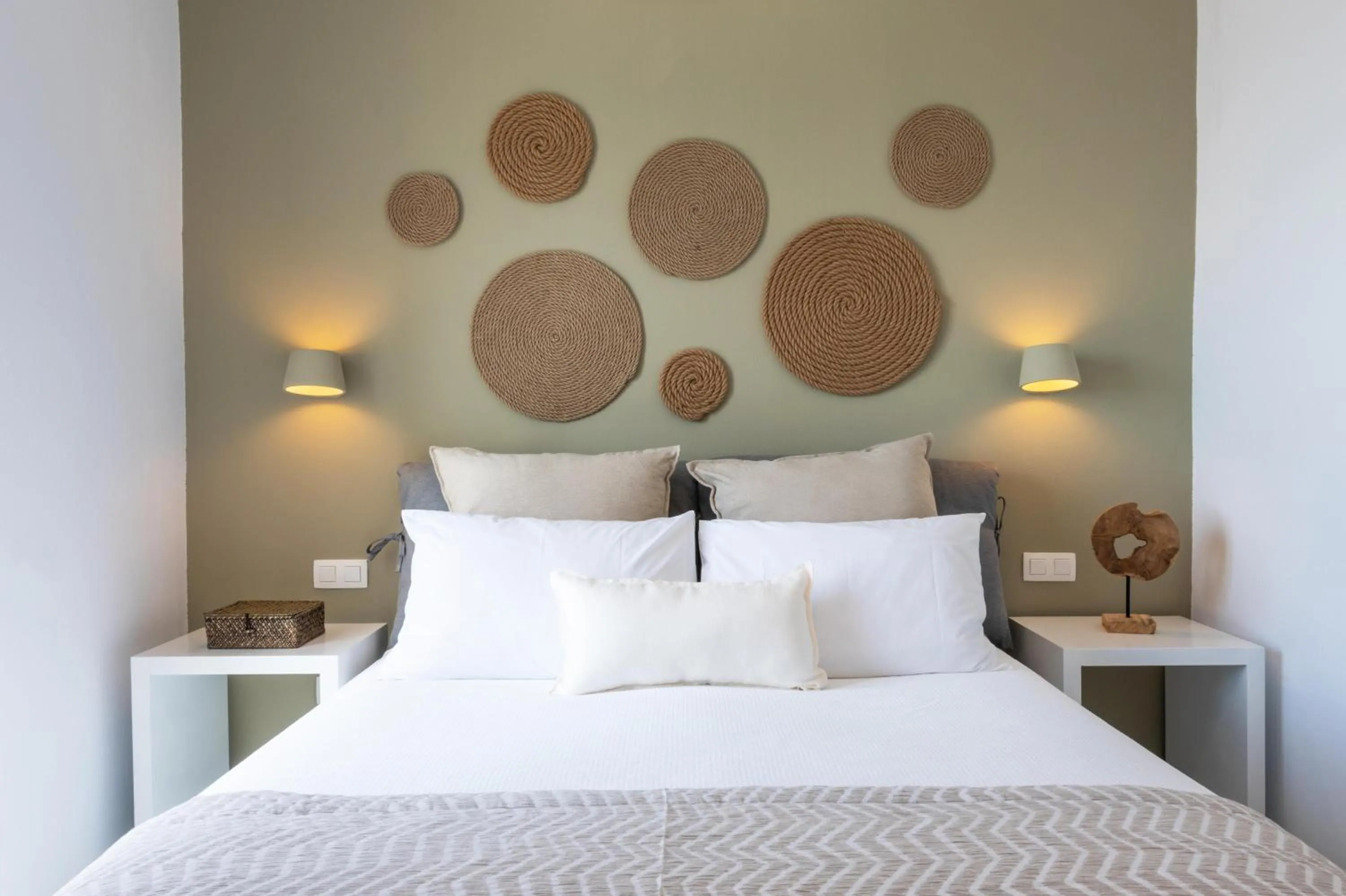 Bed in VATHI BLEU PRIVATE VILLAS