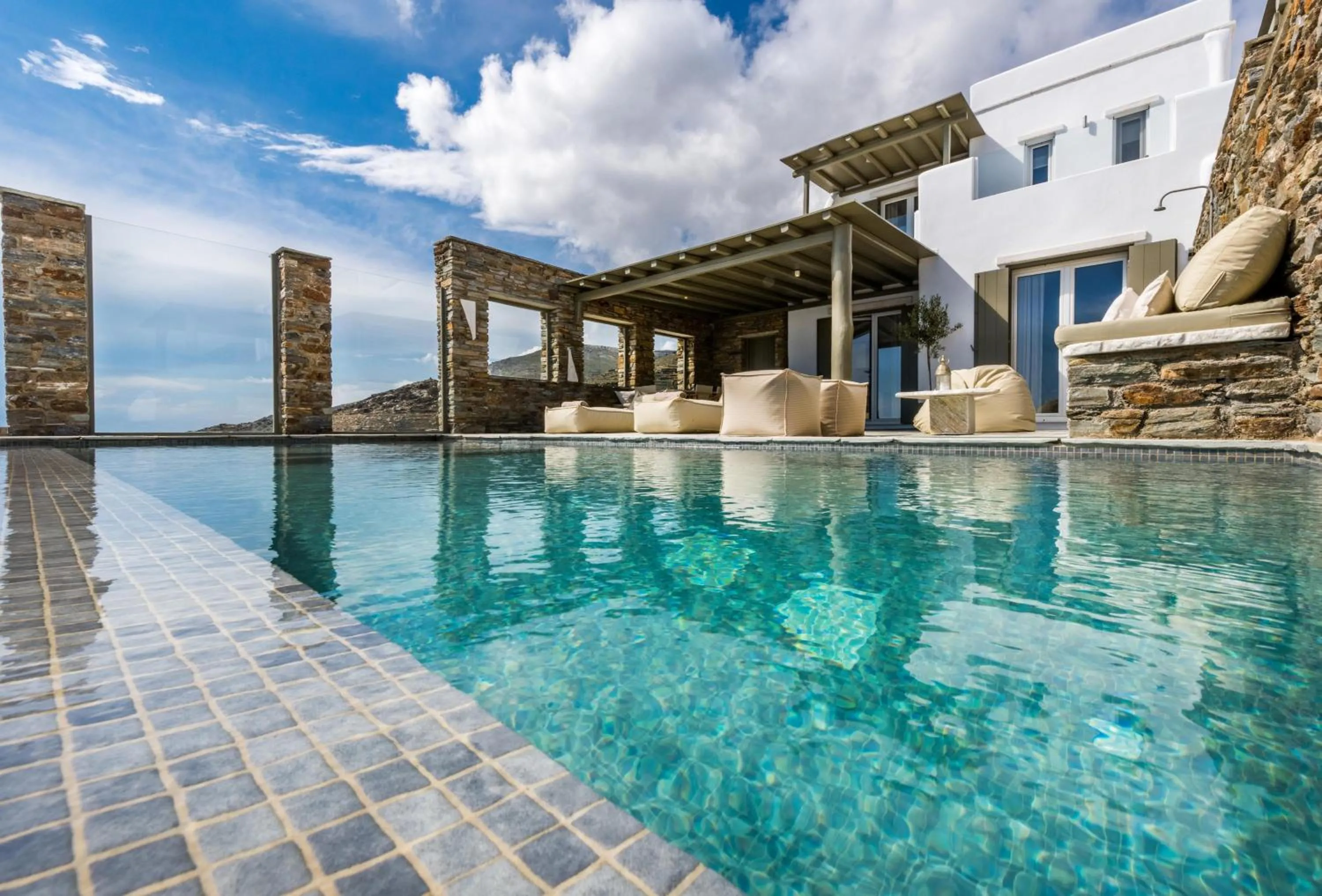 VATHI BLEU PRIVATE VILLAS