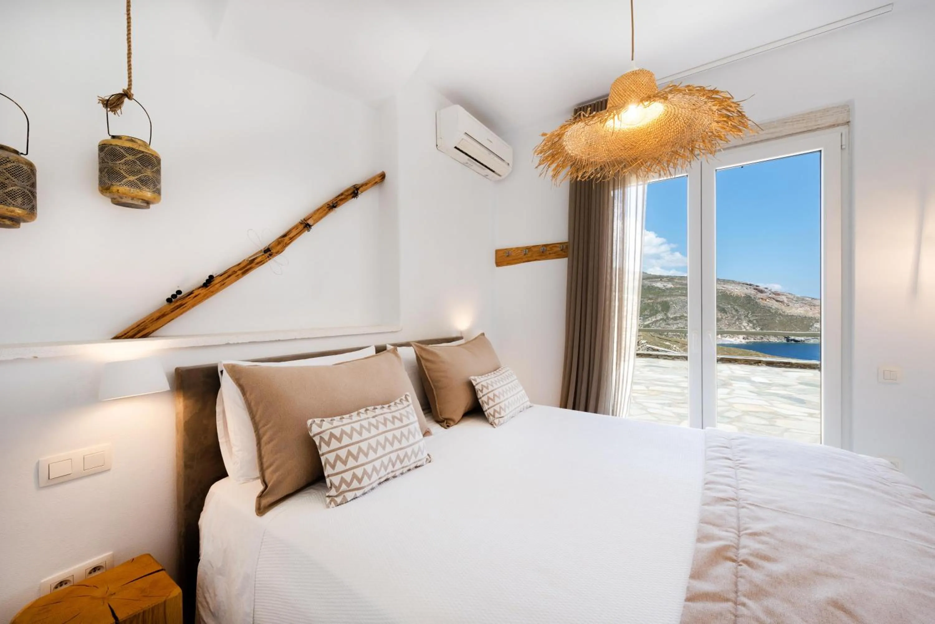Bed in VATHI BLEU PRIVATE VILLAS