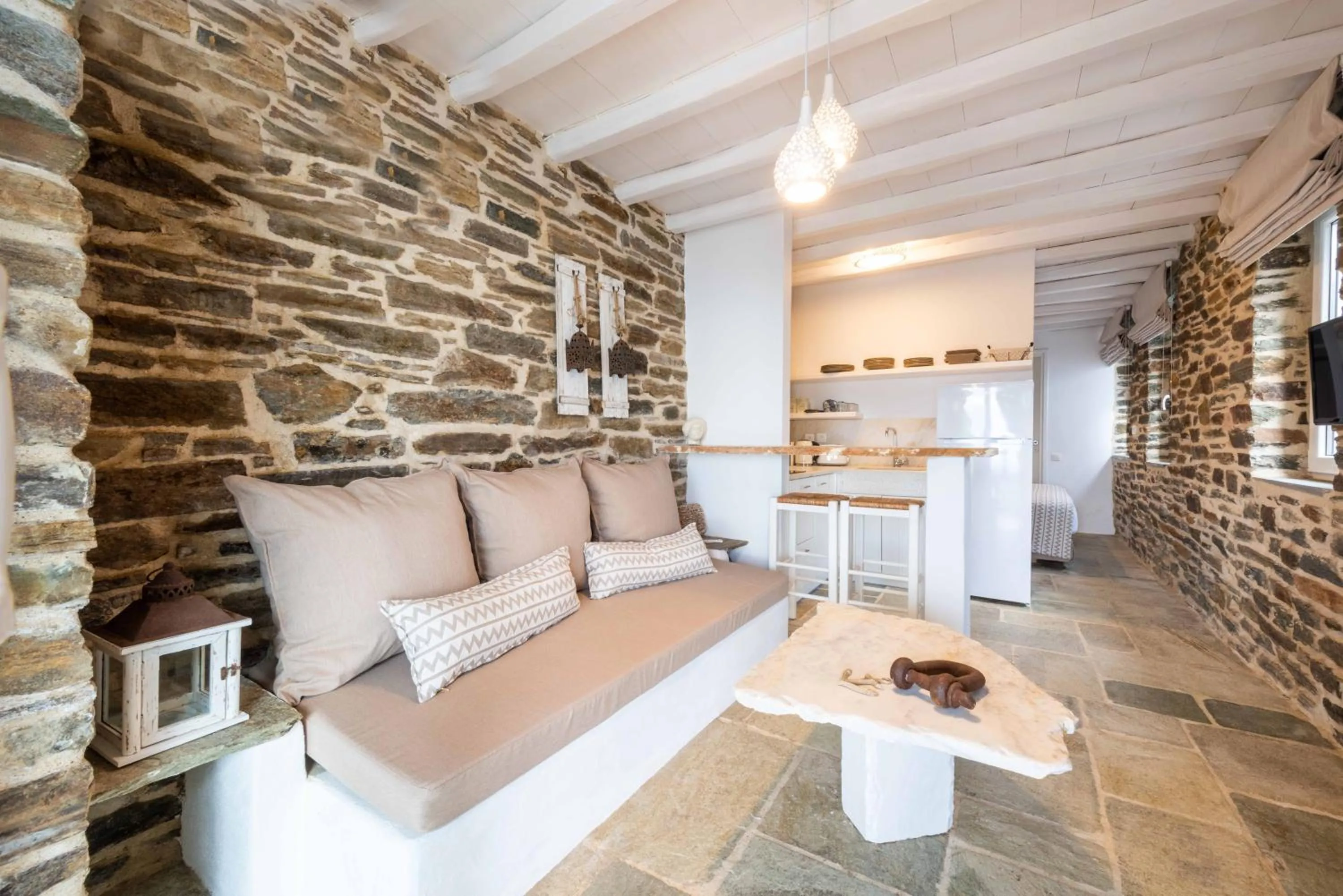 Kitchen or kitchenette in VATHI BLEU PRIVATE VILLAS