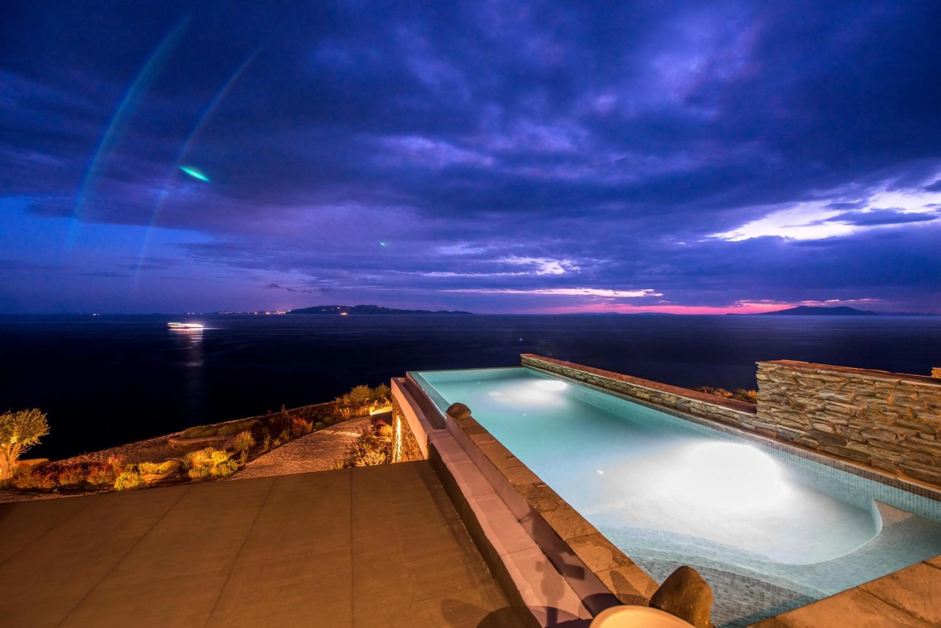 VATHI BLEU PRIVATE VILLAS
