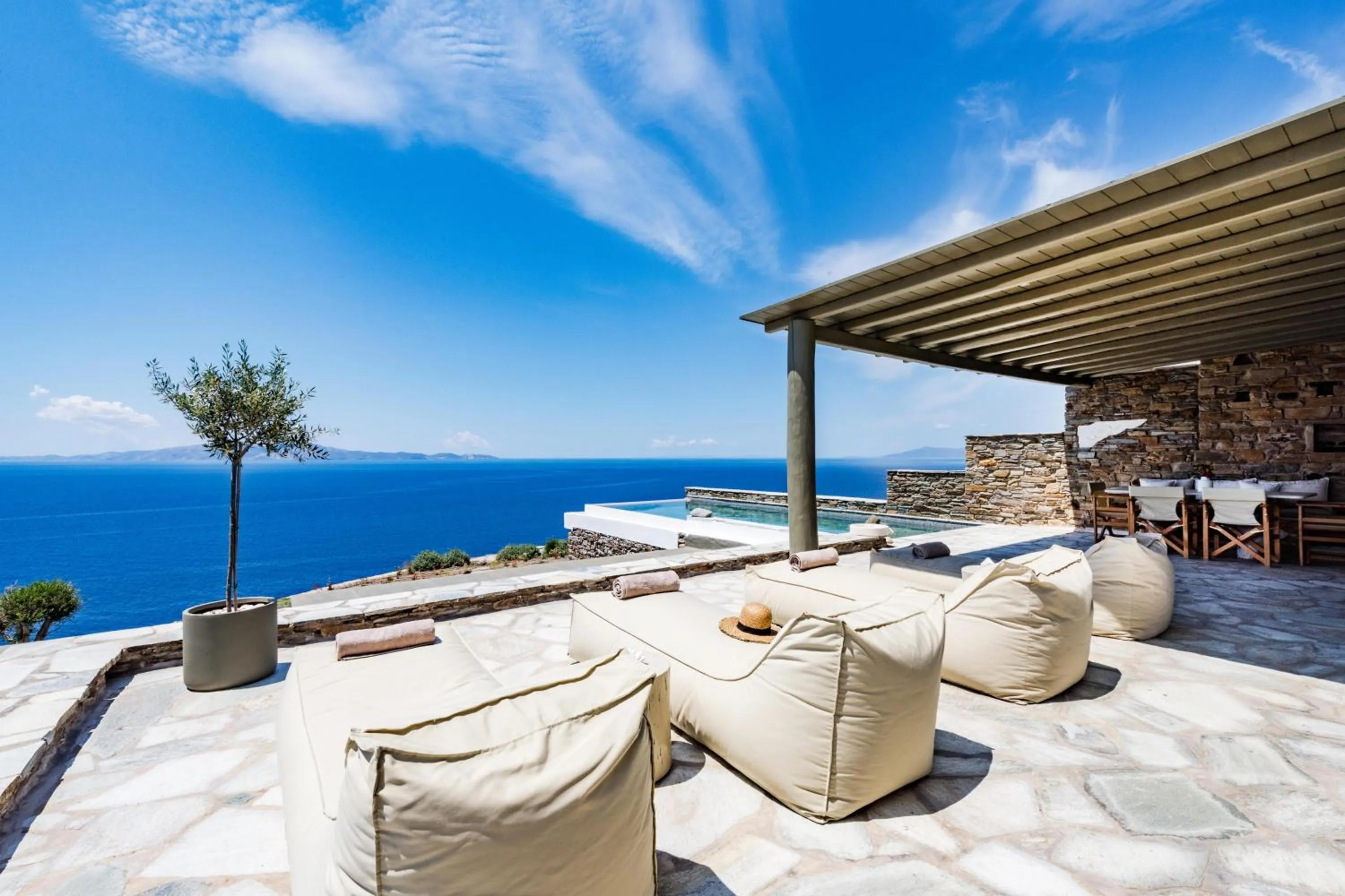 VATHI BLEU PRIVATE VILLAS