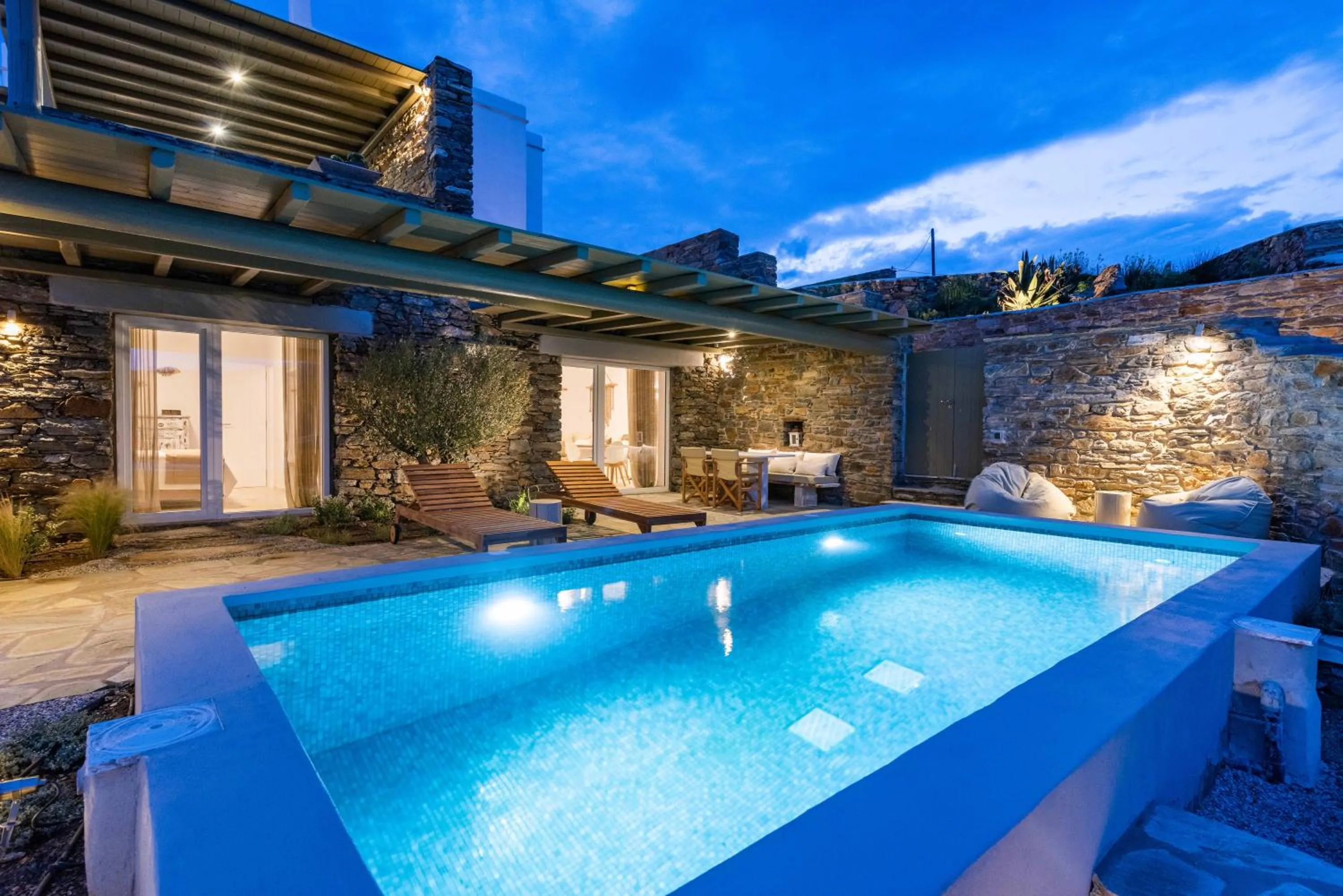 VATHI BLEU PRIVATE VILLAS